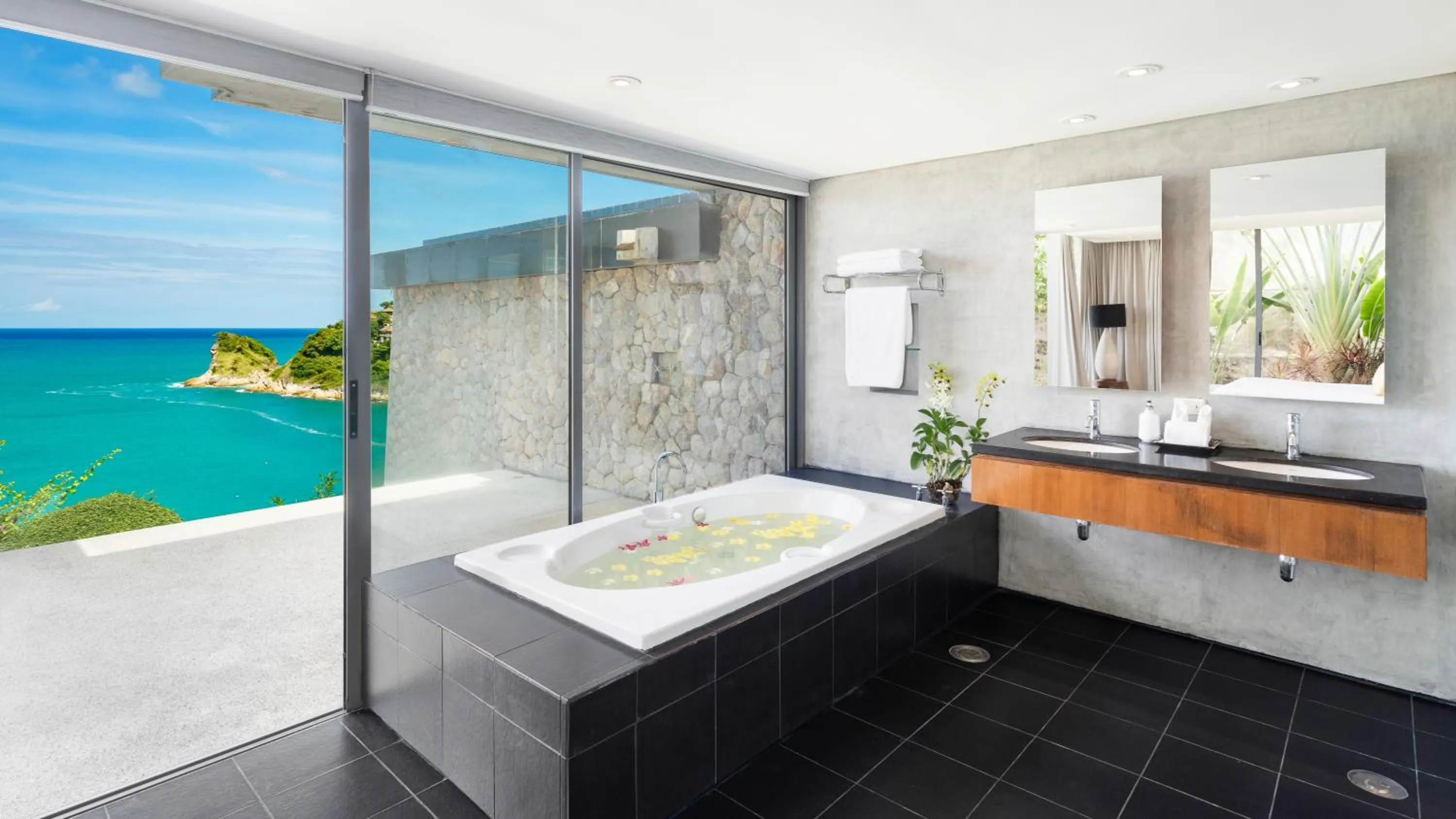 Bathroom, Bed in Villa Viman