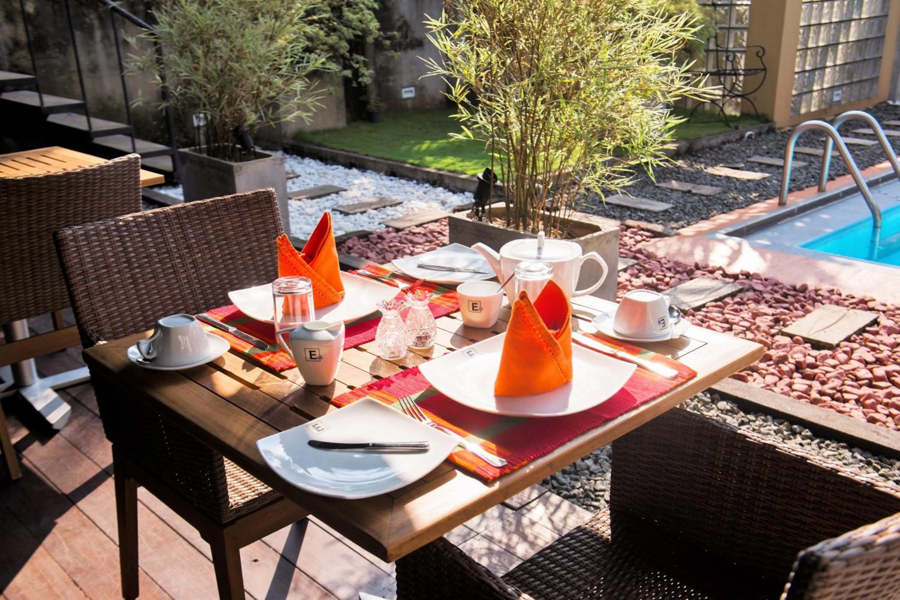 Restaurant/places to eat in Villa Escondite - The Hotel