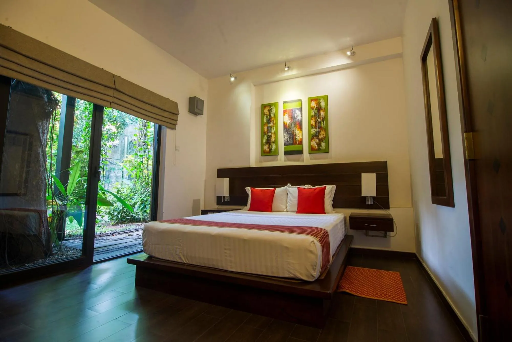 Bed in Villa Escondite - The Hotel