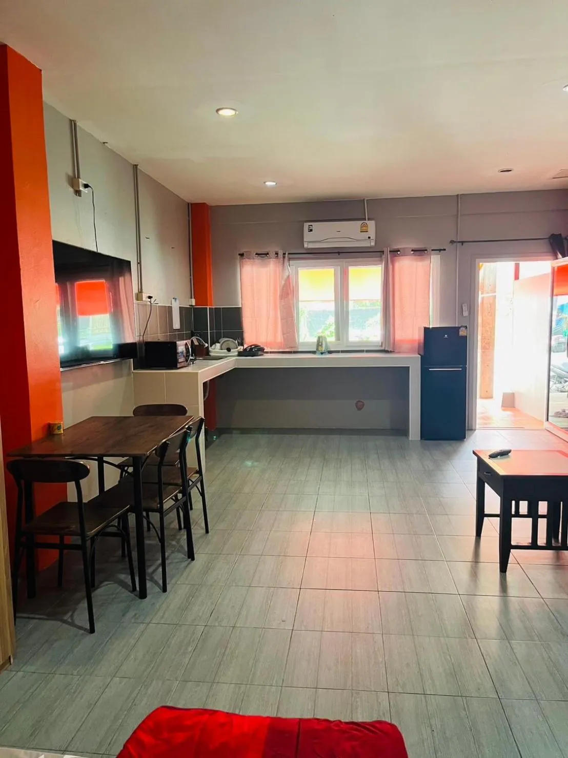 KARON STUDIO APARTMENT