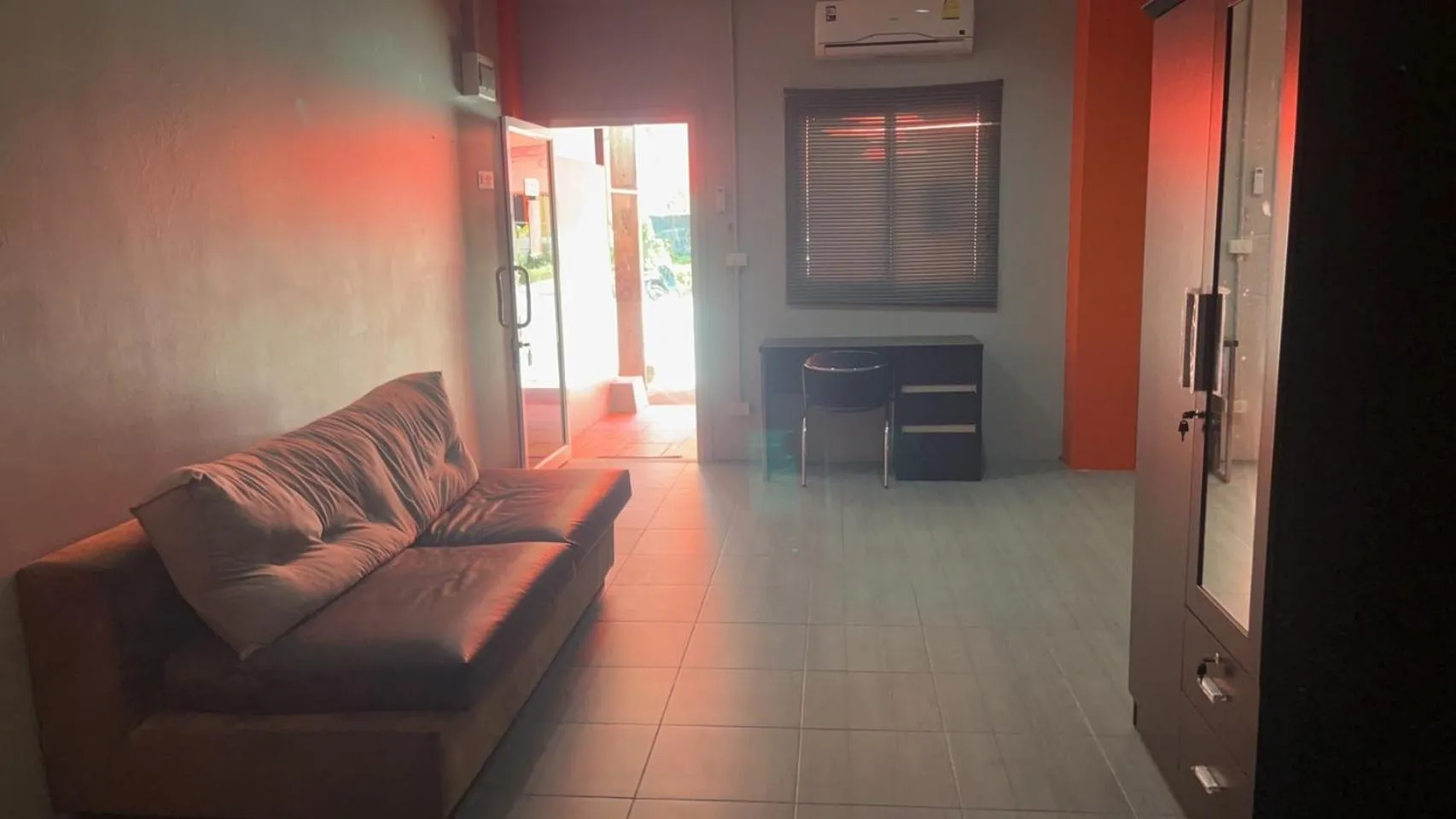 KARON STUDIO APARTMENT