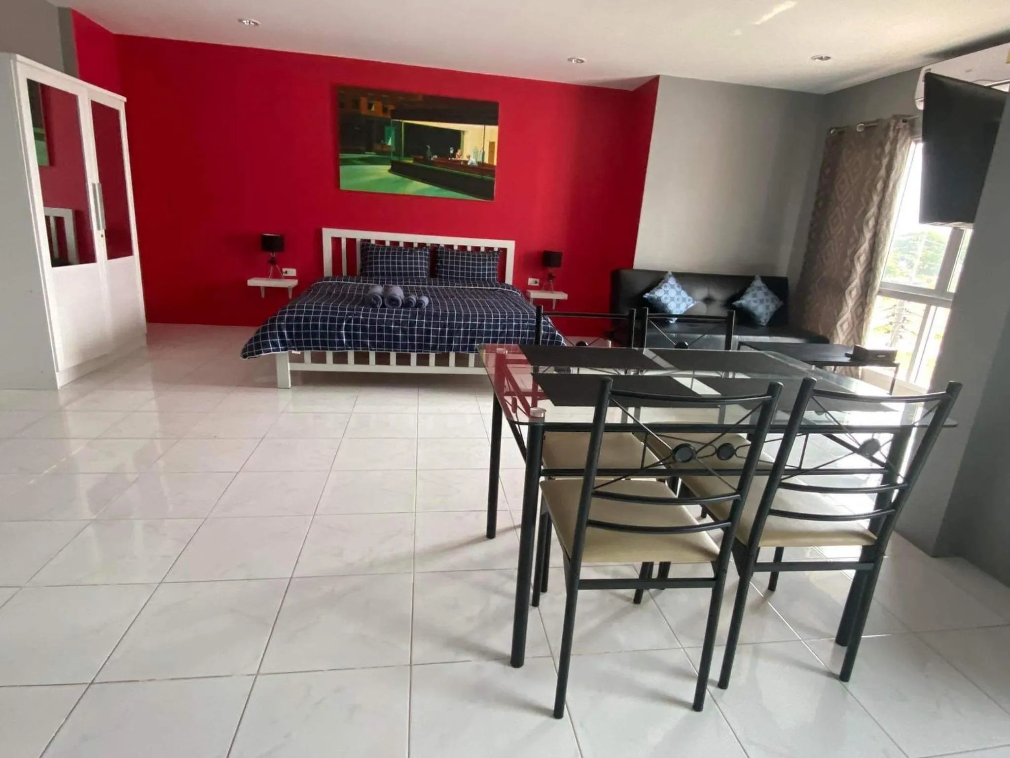 KARON STUDIO APARTMENT