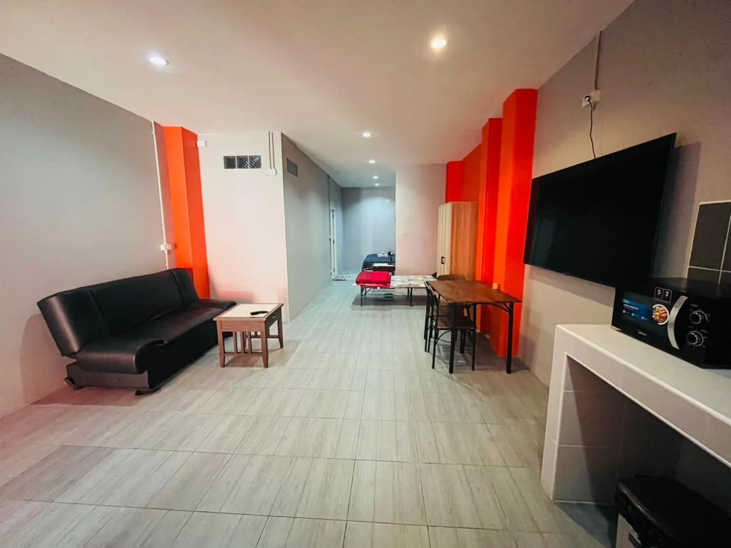 KARON STUDIO APARTMENT