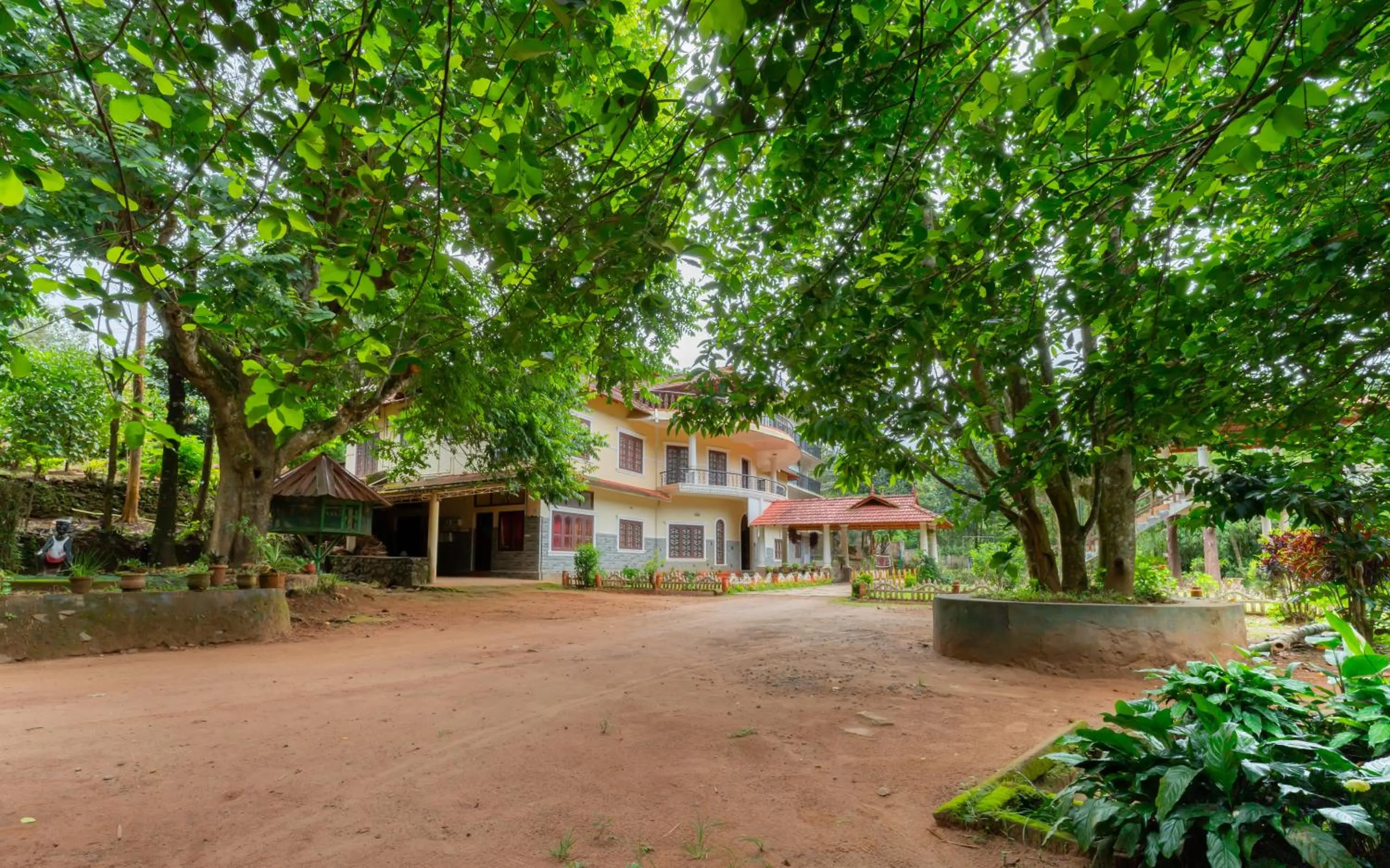 Property building in Misty Heights by The Sanihara