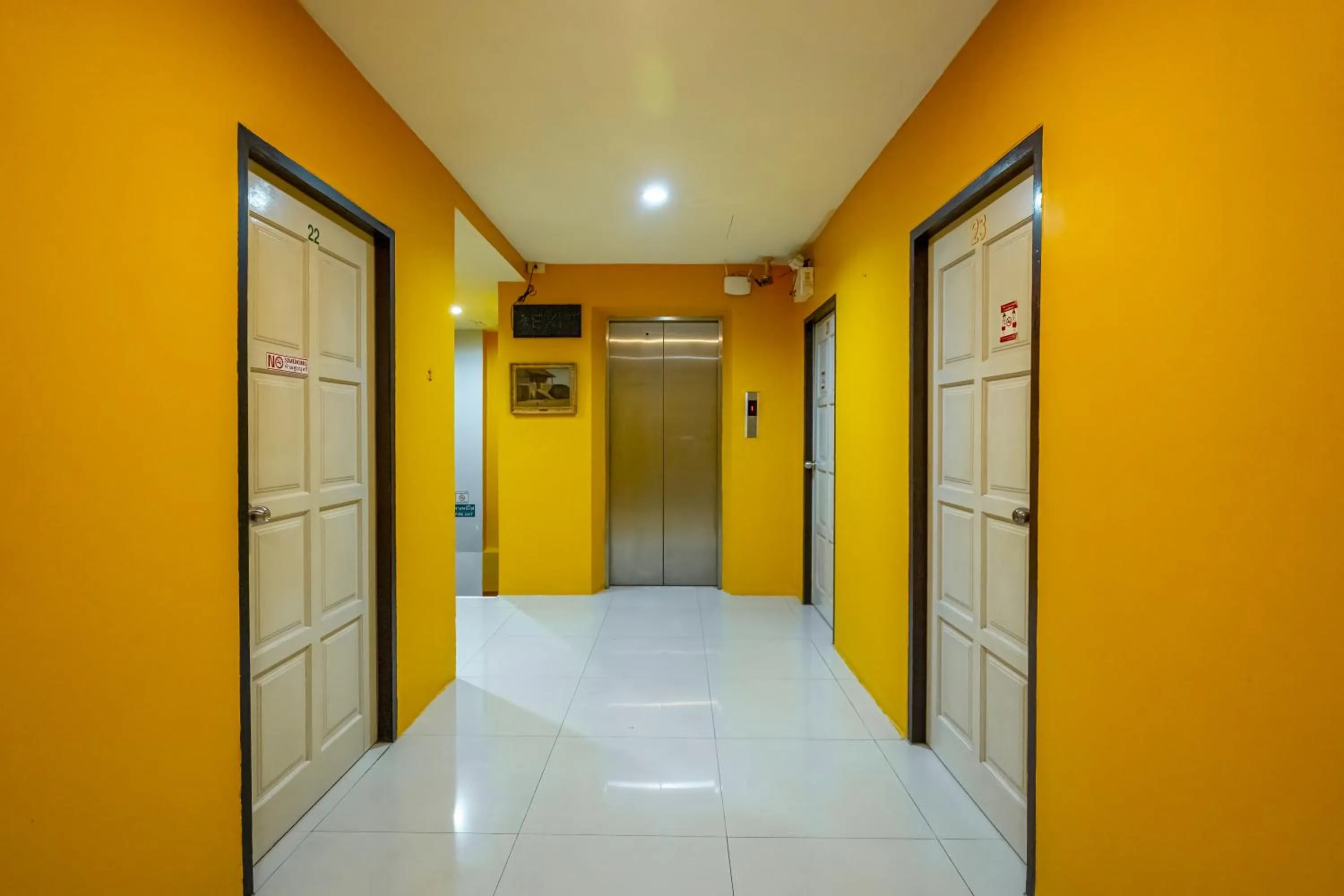 Property building in Nice to meat you Rooms