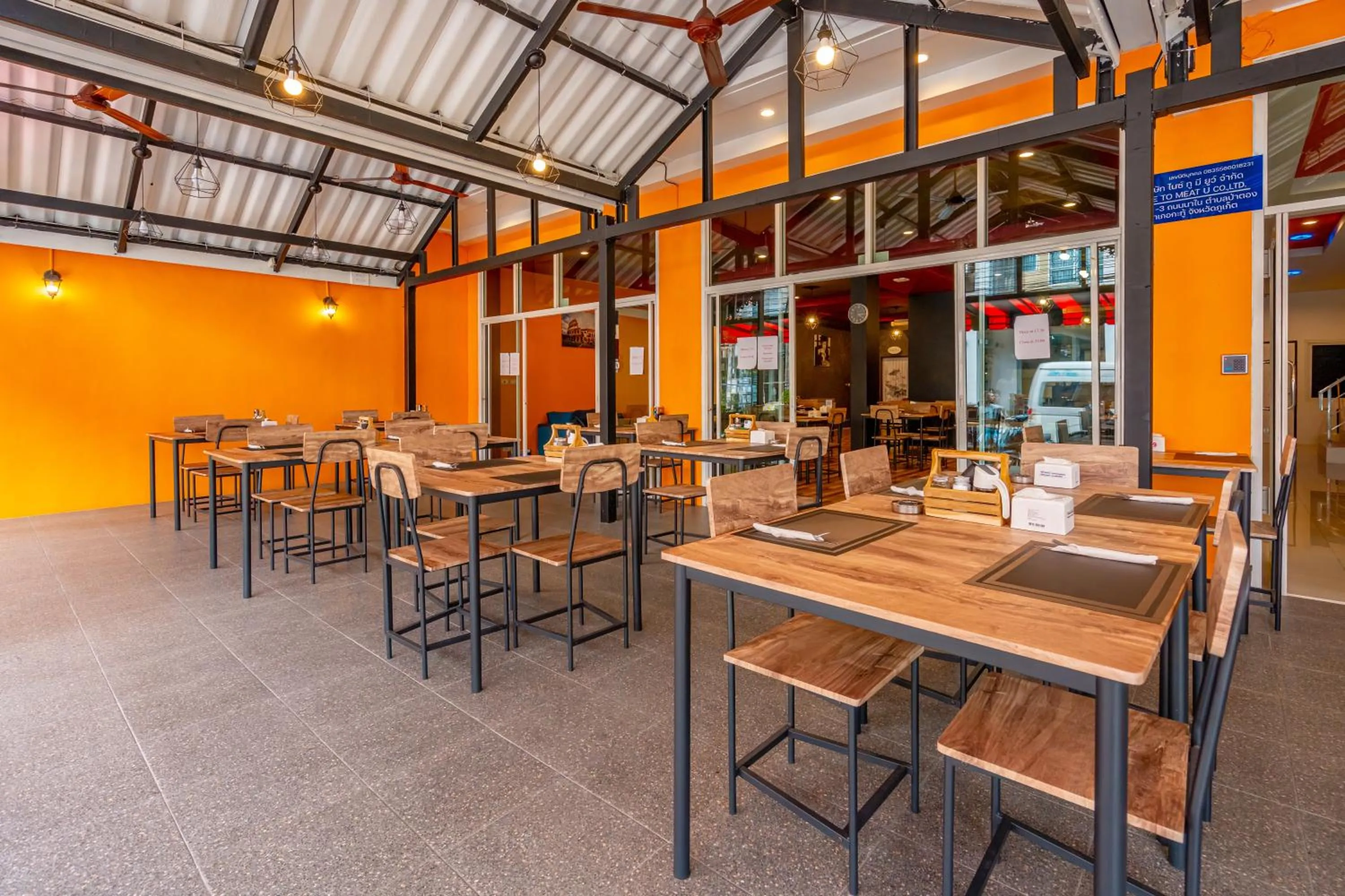 Restaurant/places to eat in Nice to meat you Rooms