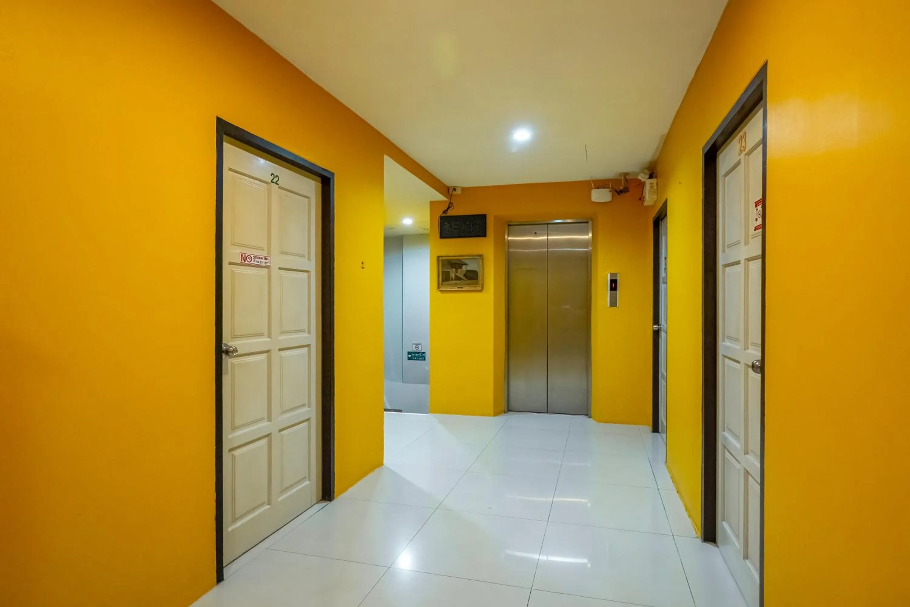 Property building in Nice to meat you Rooms