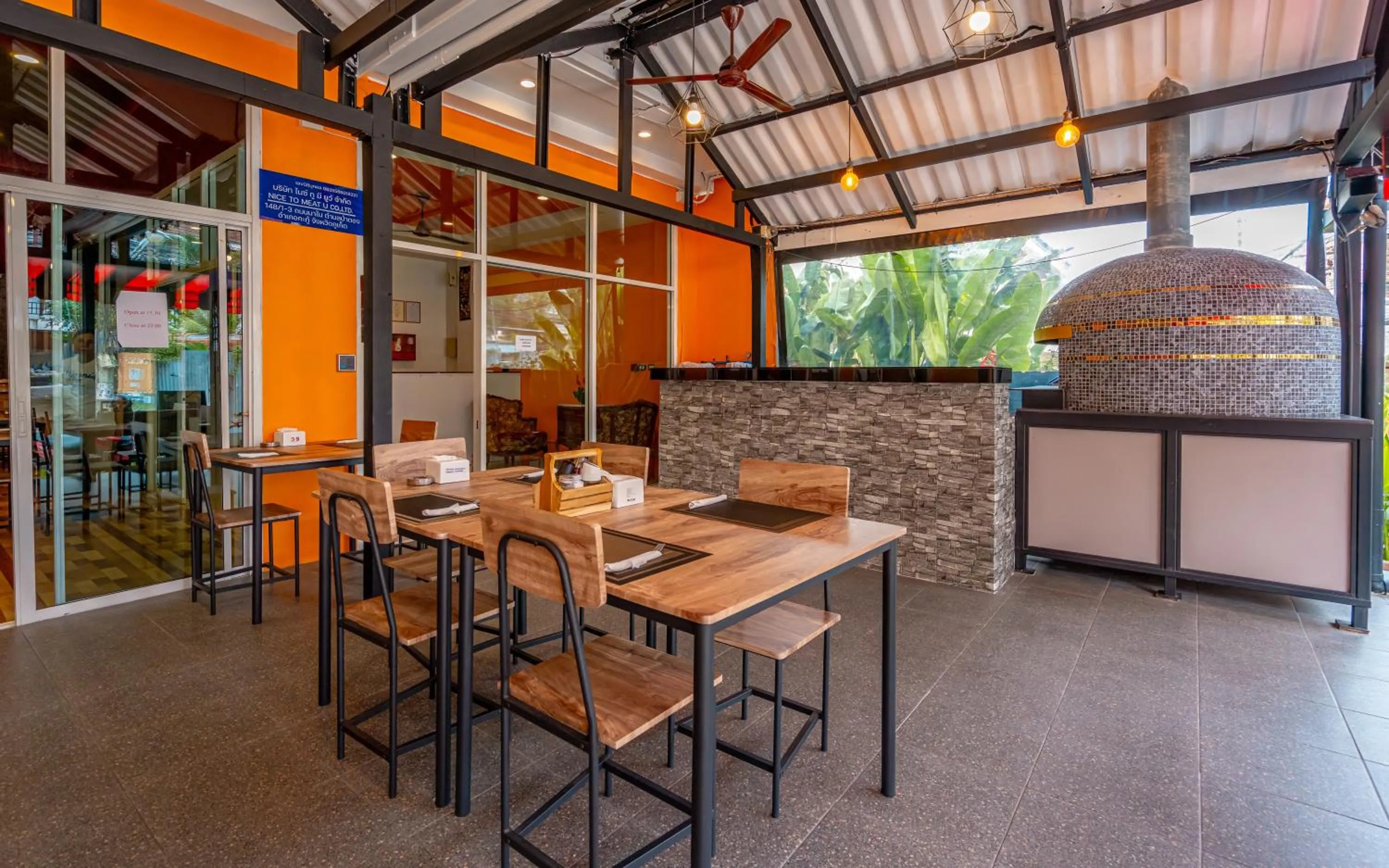 Restaurant/places to eat in Nice to meat you Rooms