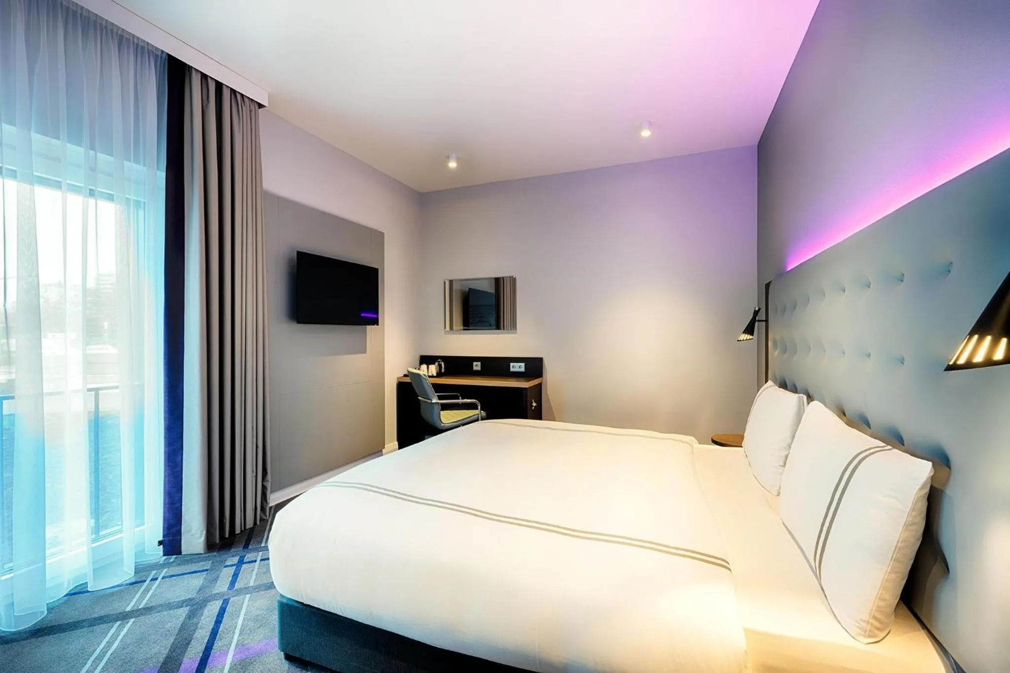 Bedroom, Bed in Premier Inn Regensburg City Centre