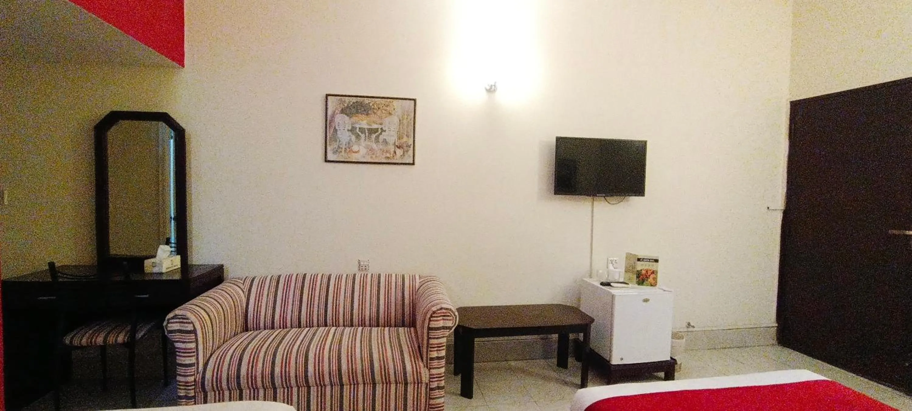 Bed in Herfa INN Hotel Lahore