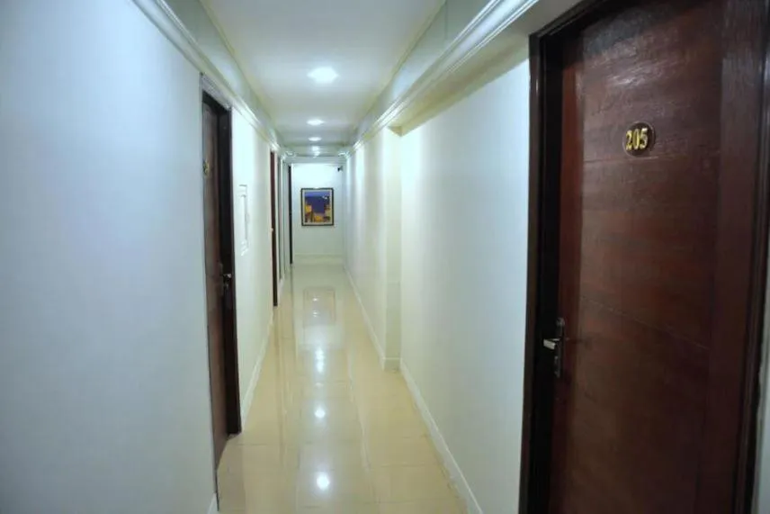 Property building in Herfa INN Hotel Lahore