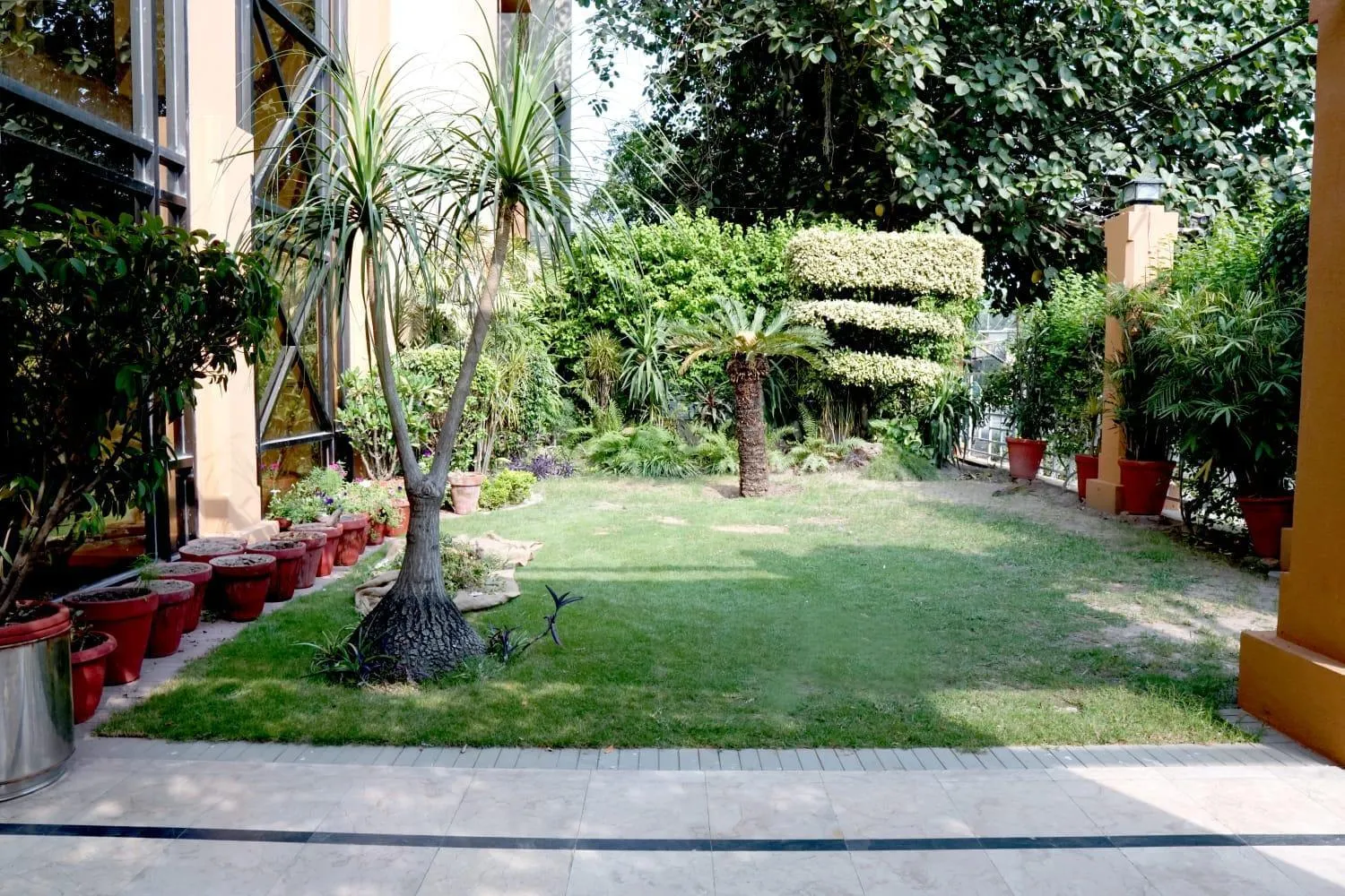 Garden in Herfa INN Hotel Lahore