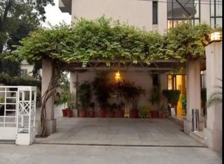 Facade/entrance in Herfa INN Hotel Lahore