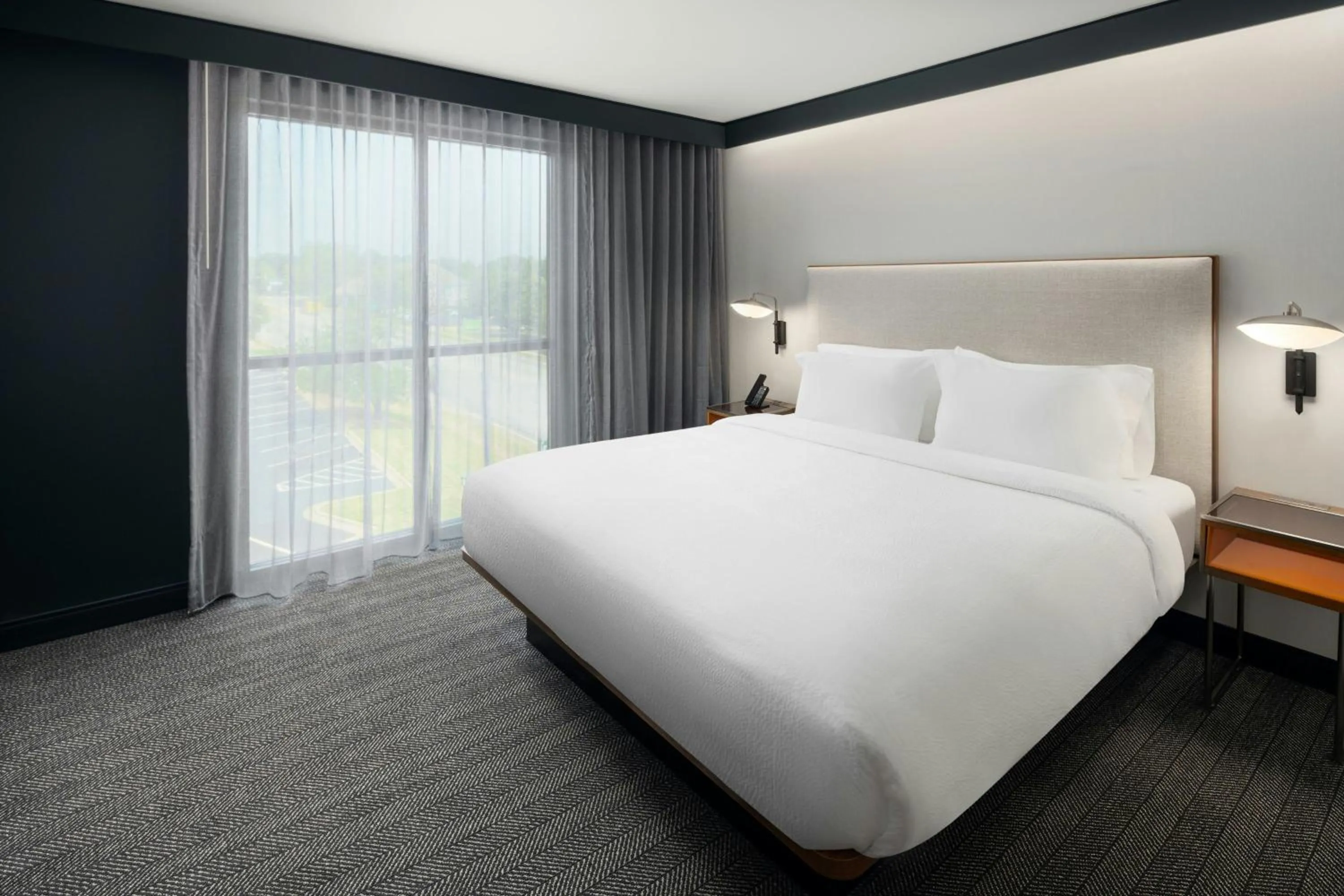 Photo of the whole room, Bed in Courtyard by Marriott Gainesville GA