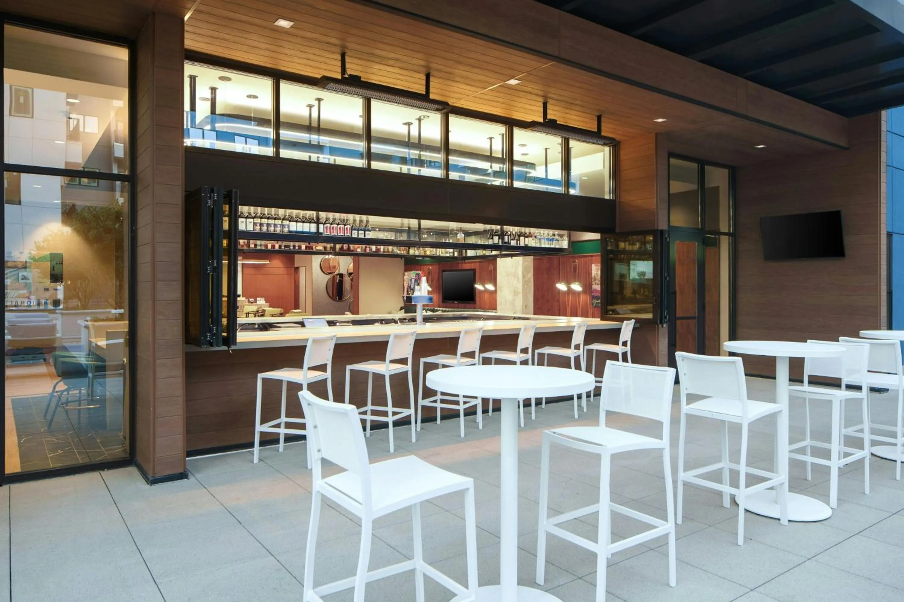 Lounge or bar in Courtyard by Marriott Gainesville GA