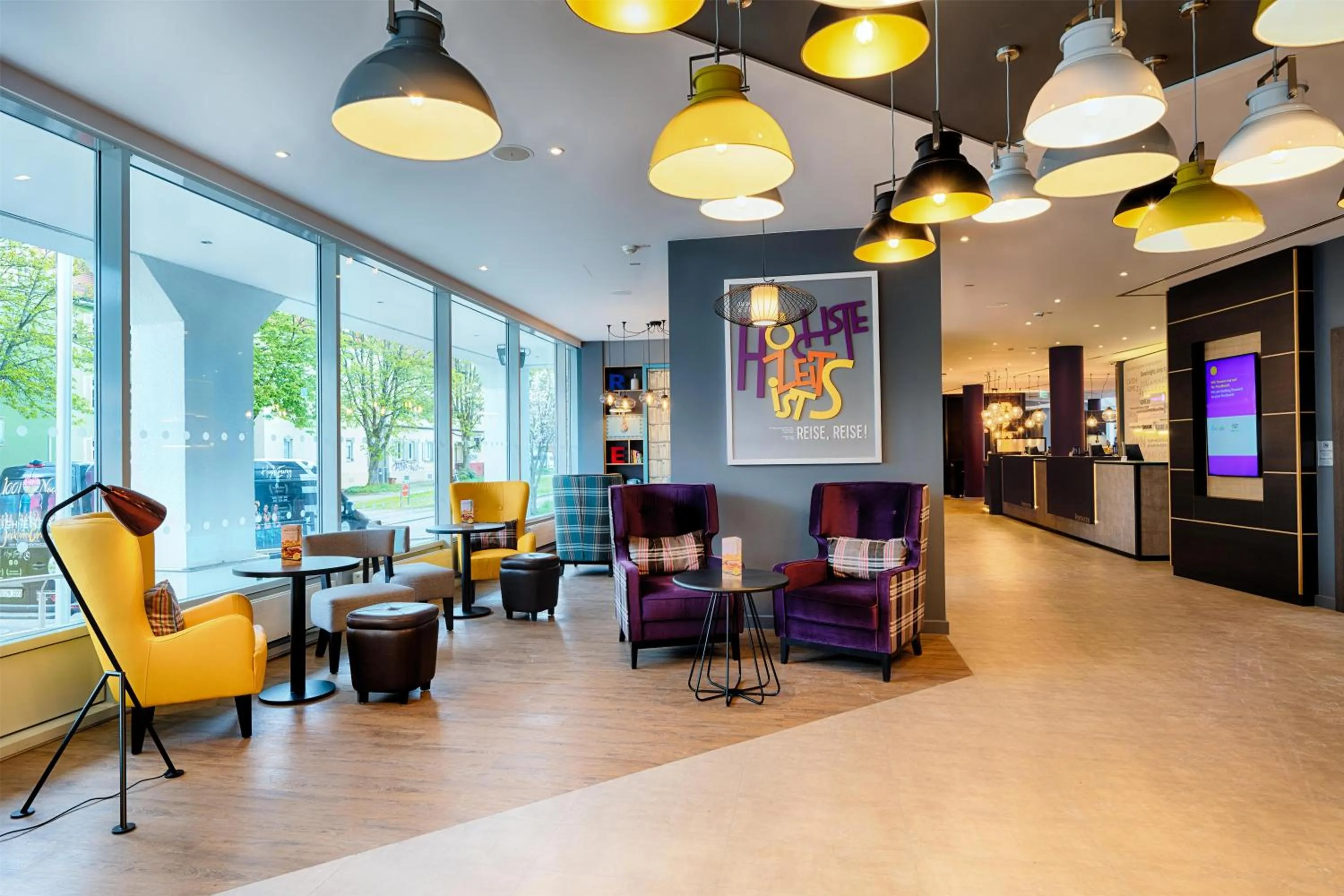 Lobby or reception in Premier Inn Stuttgart Bad Cannstatt