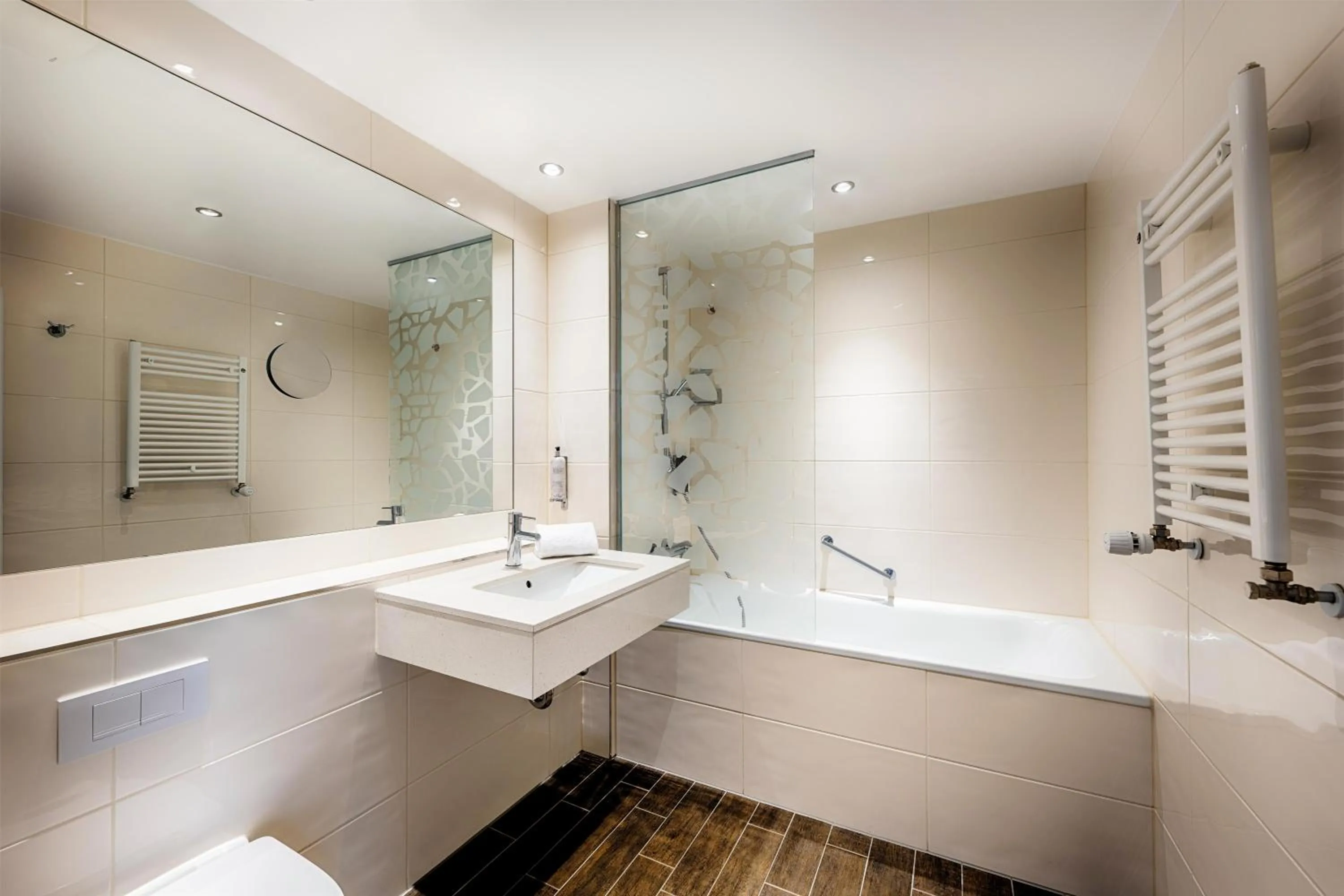 Bathroom in Premier Inn Stuttgart Bad Cannstatt