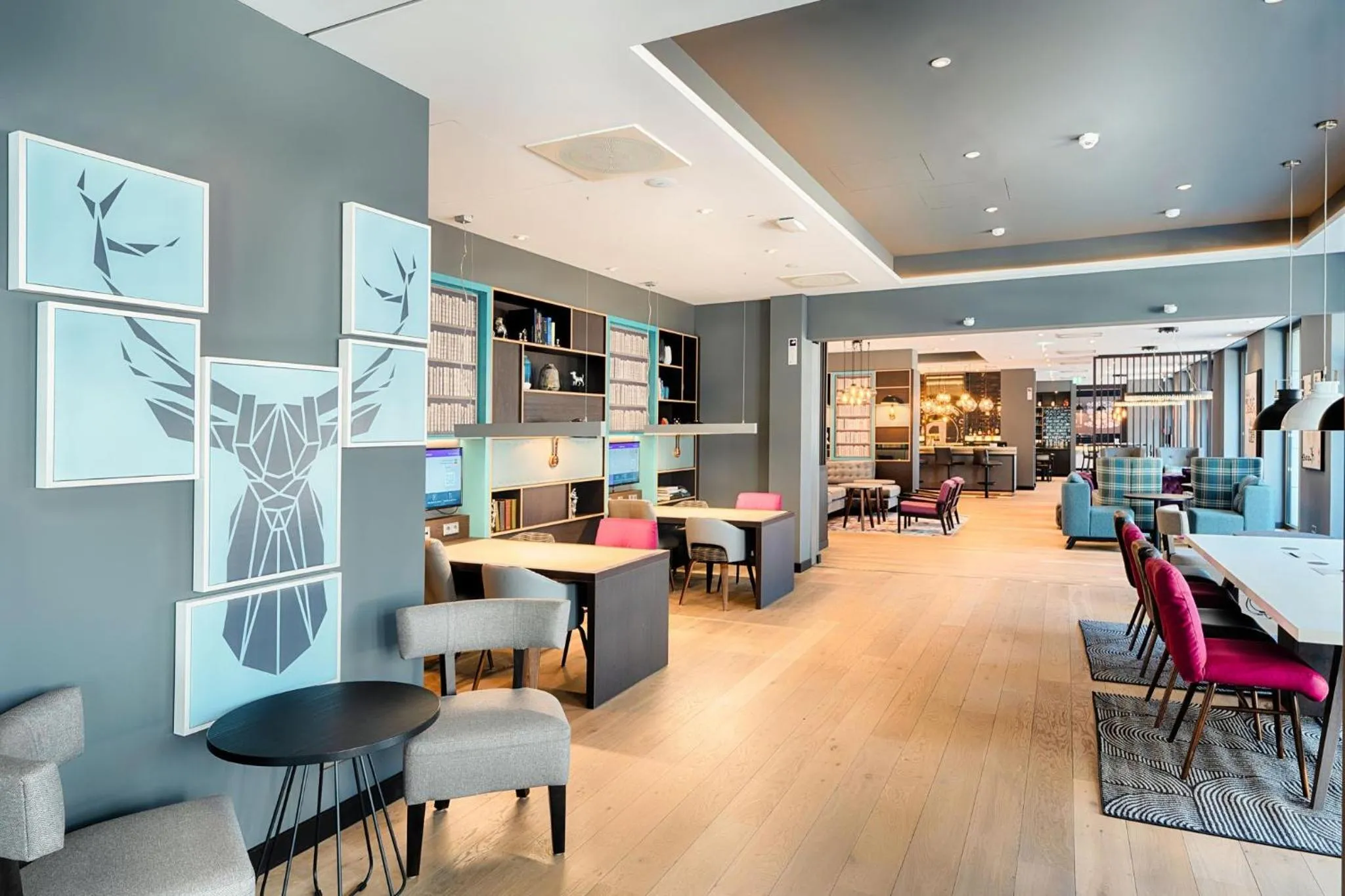 Lobby or reception in Premier Inn Darmstadt City Centre