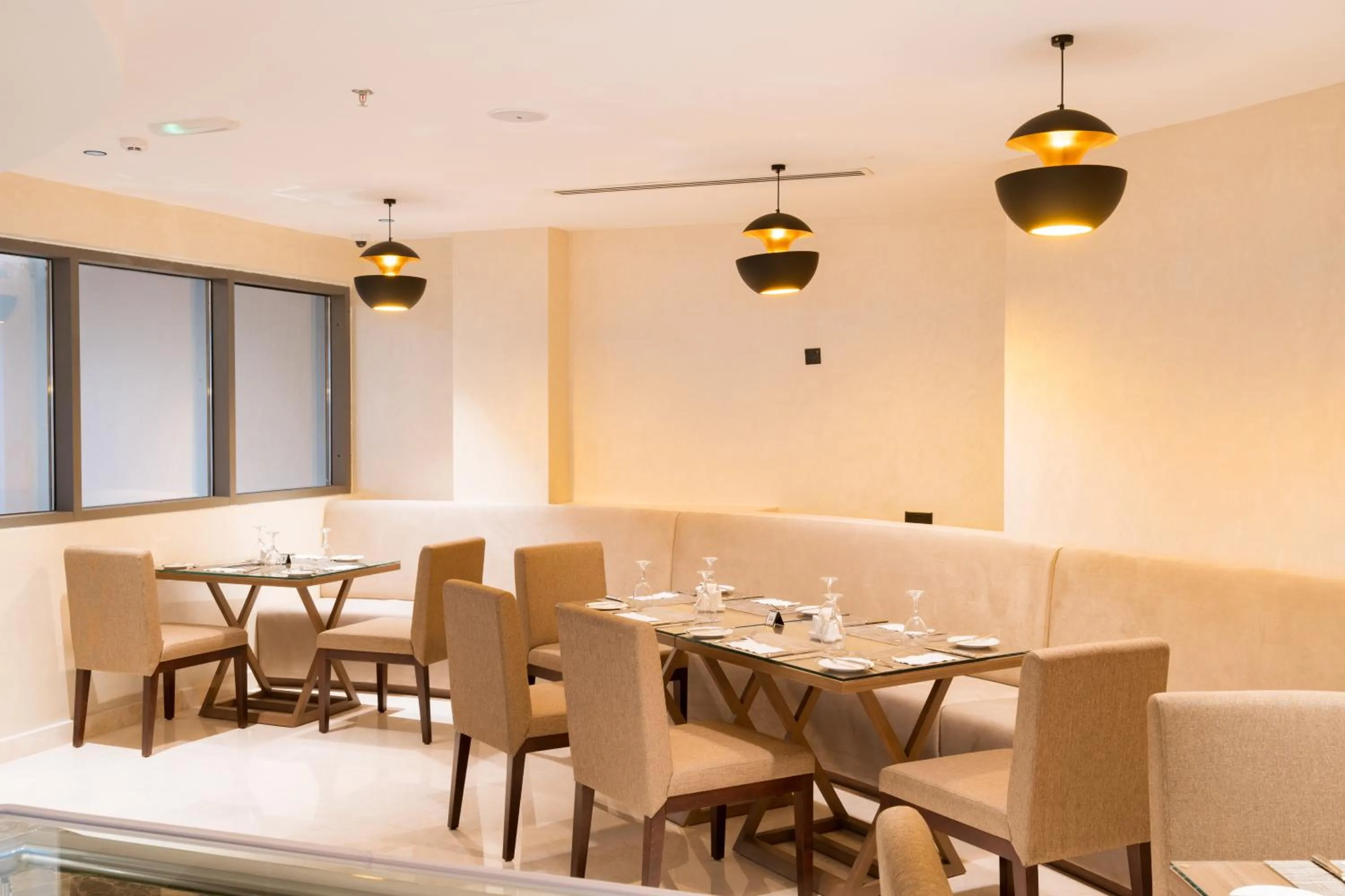 Restaurant/places to eat in Kyriad Muscat