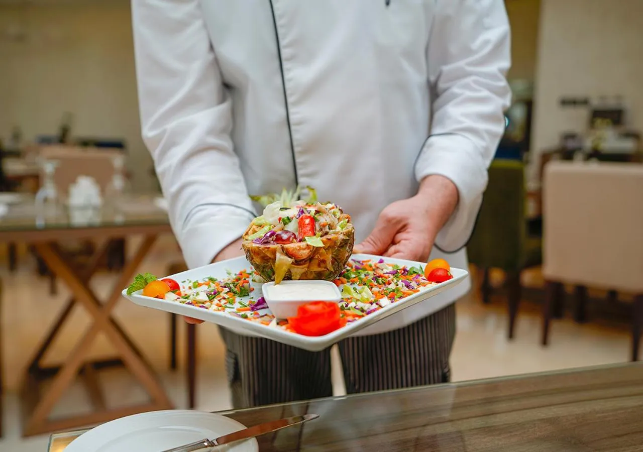 Restaurant/places to eat in Kyriad Muscat