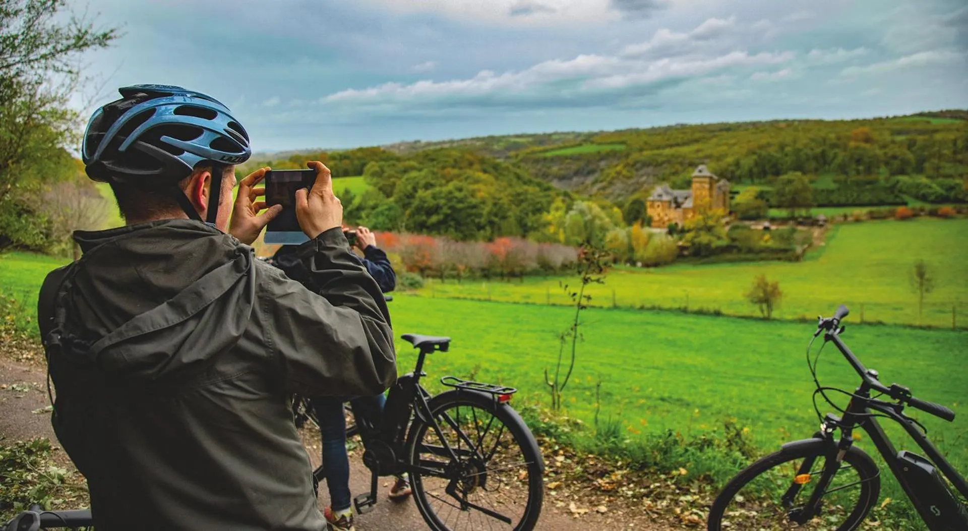 Activities in LOGIS HOTEL L'HÔTEL DES BAINS - Salles-la-Source