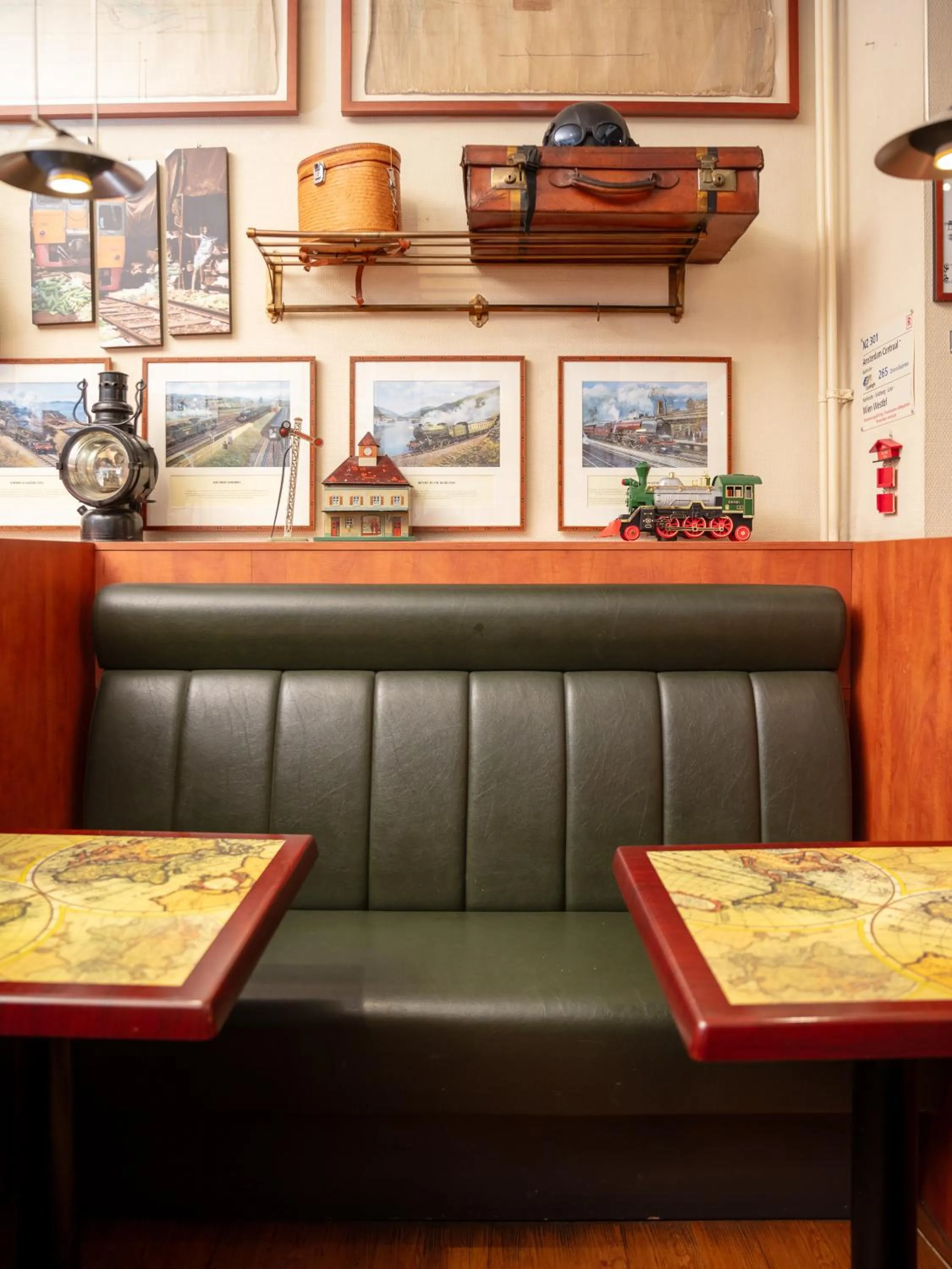 Lounge or bar in A-Train Hotel