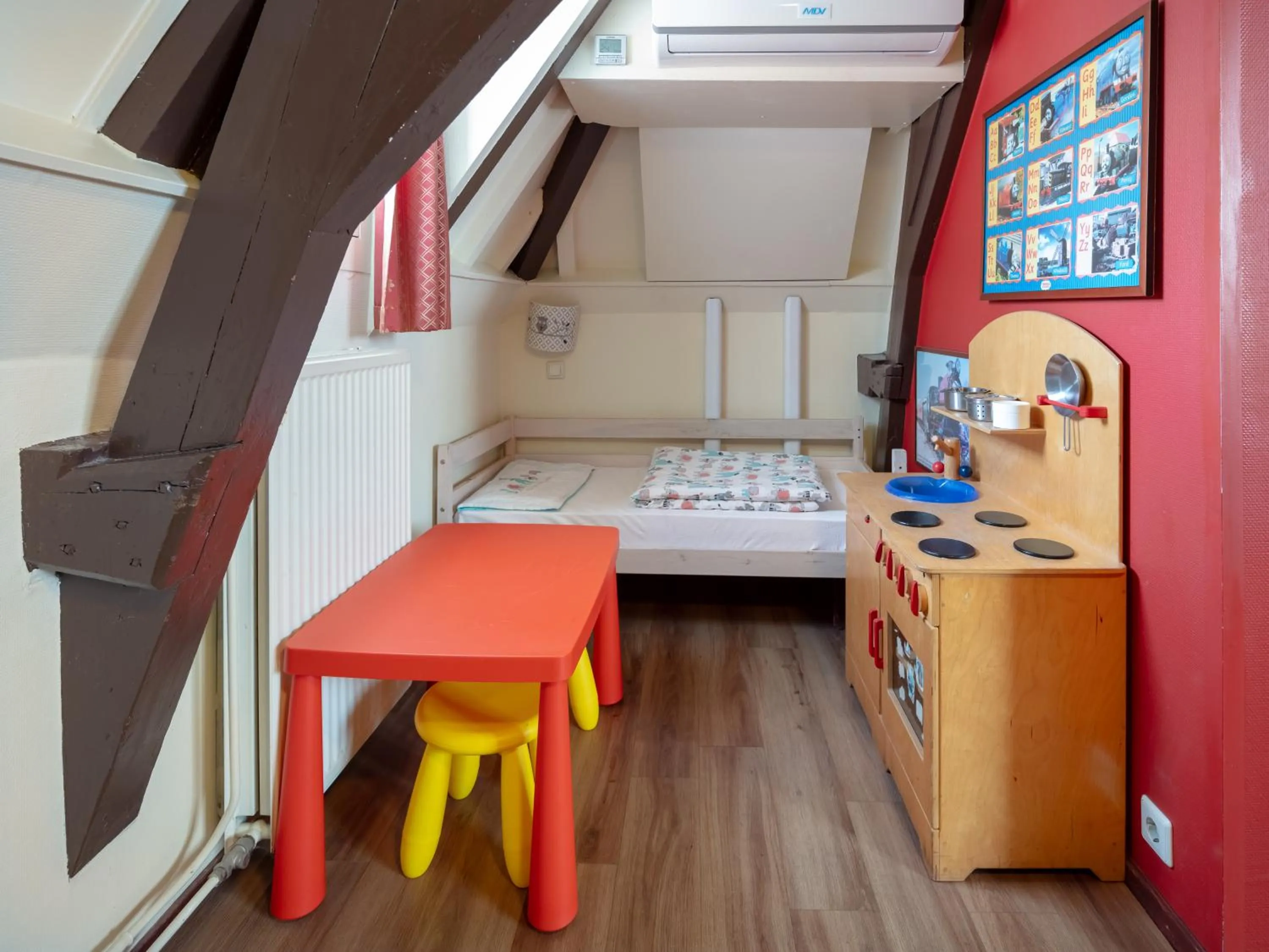 children, Bed in A-Train Hotel