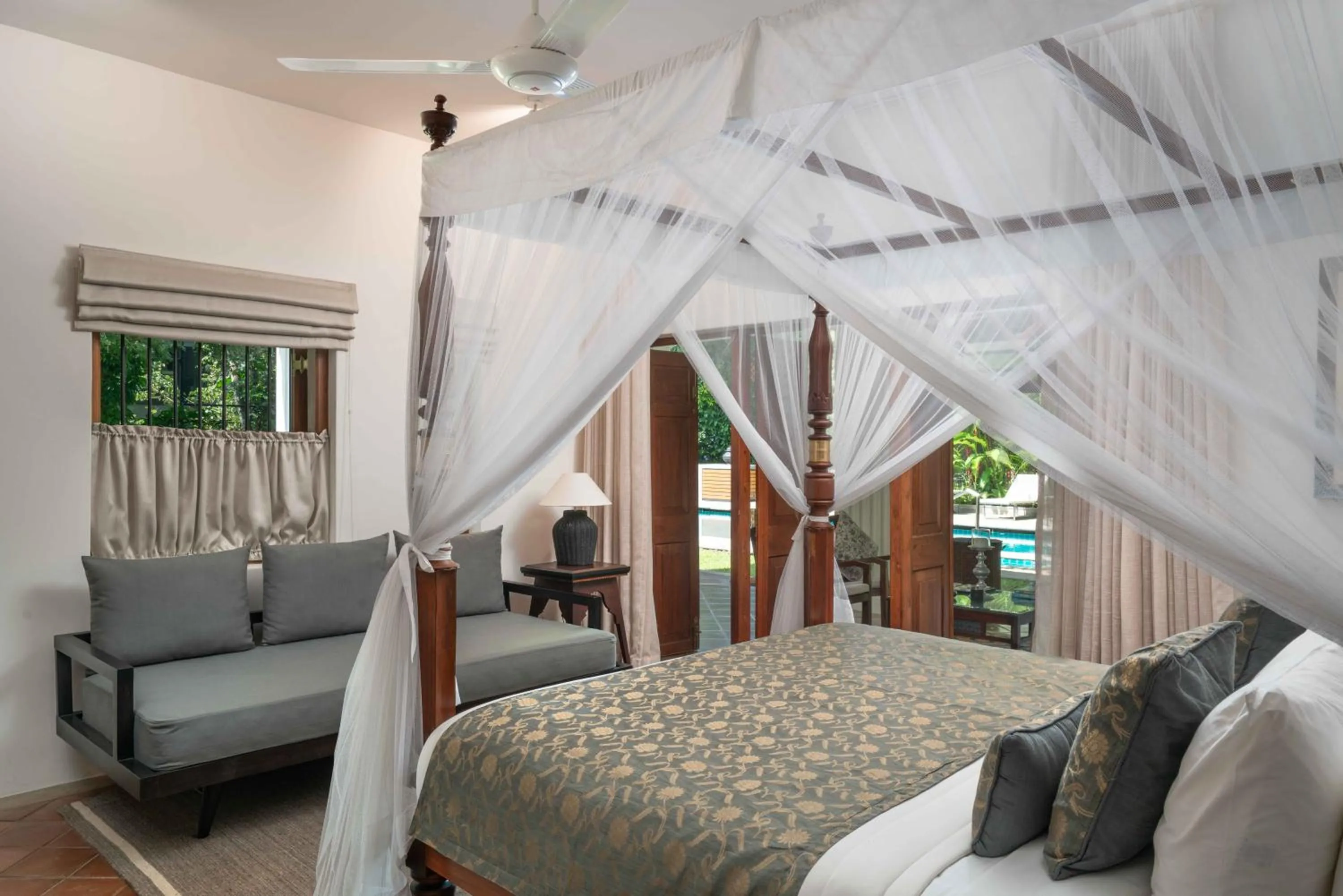 View (from property/room), Bed in Taru Villas Kandy