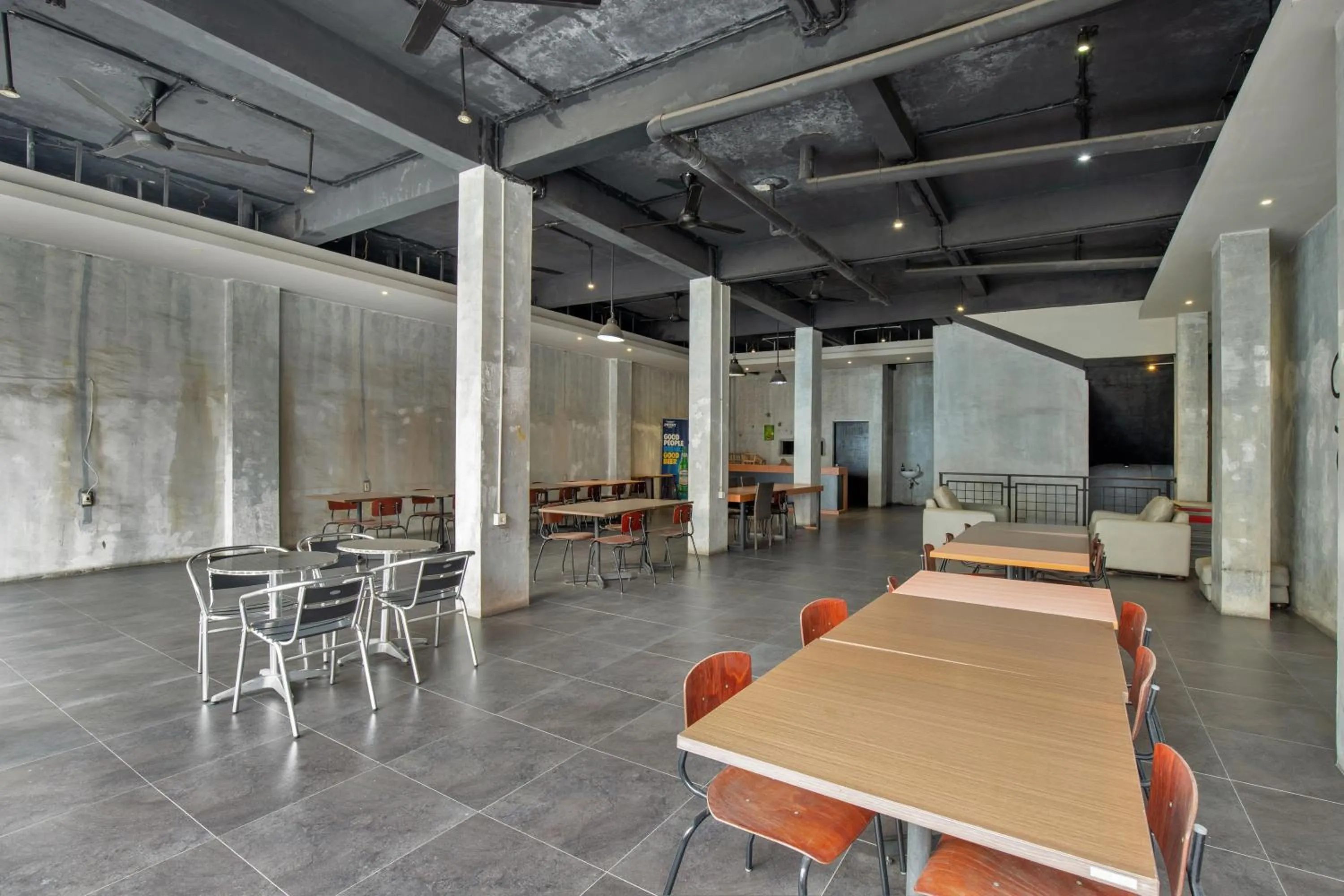 Communal lounge/ TV room in Vivostay