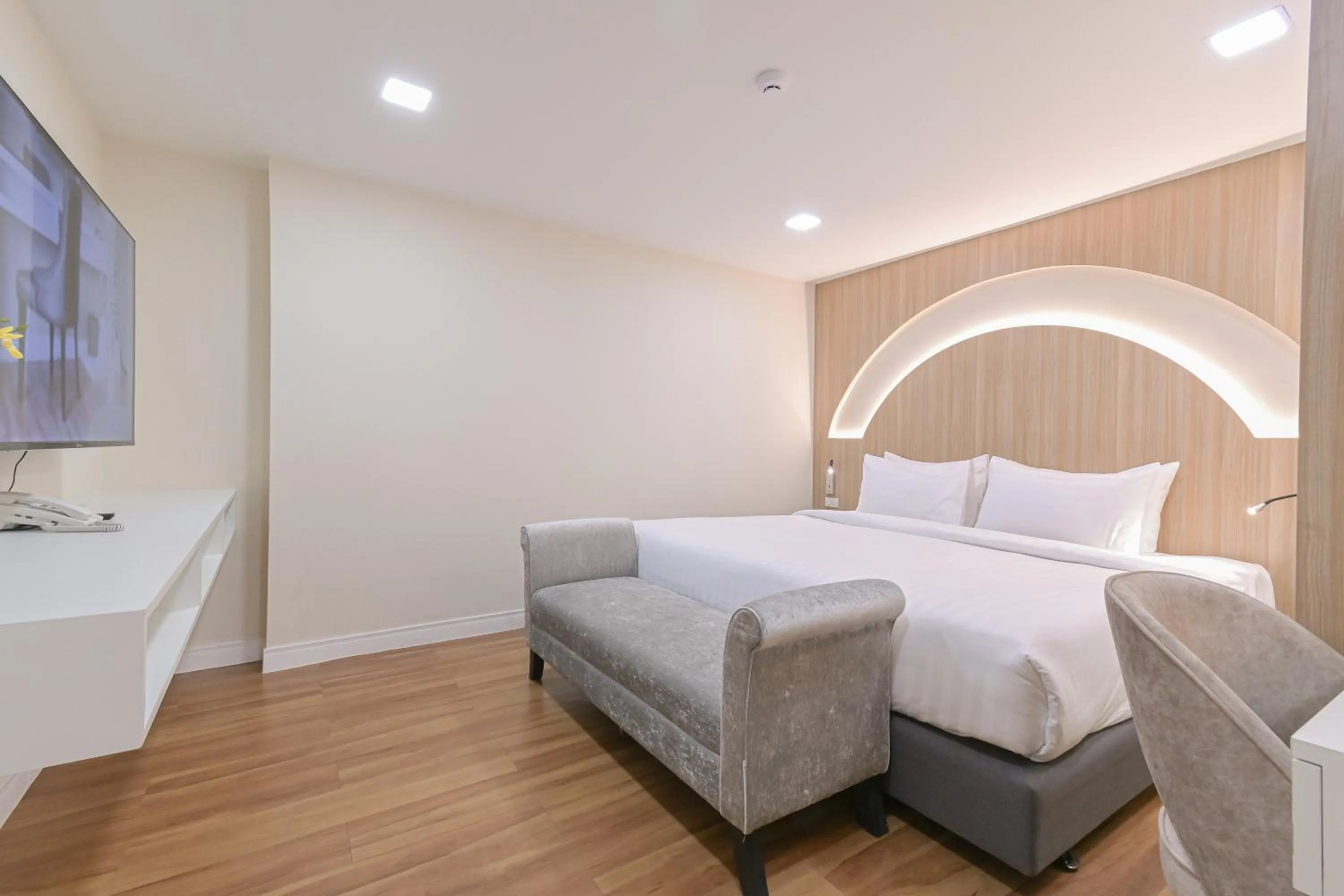 Bedroom, Bed in Shewin de Bangkok