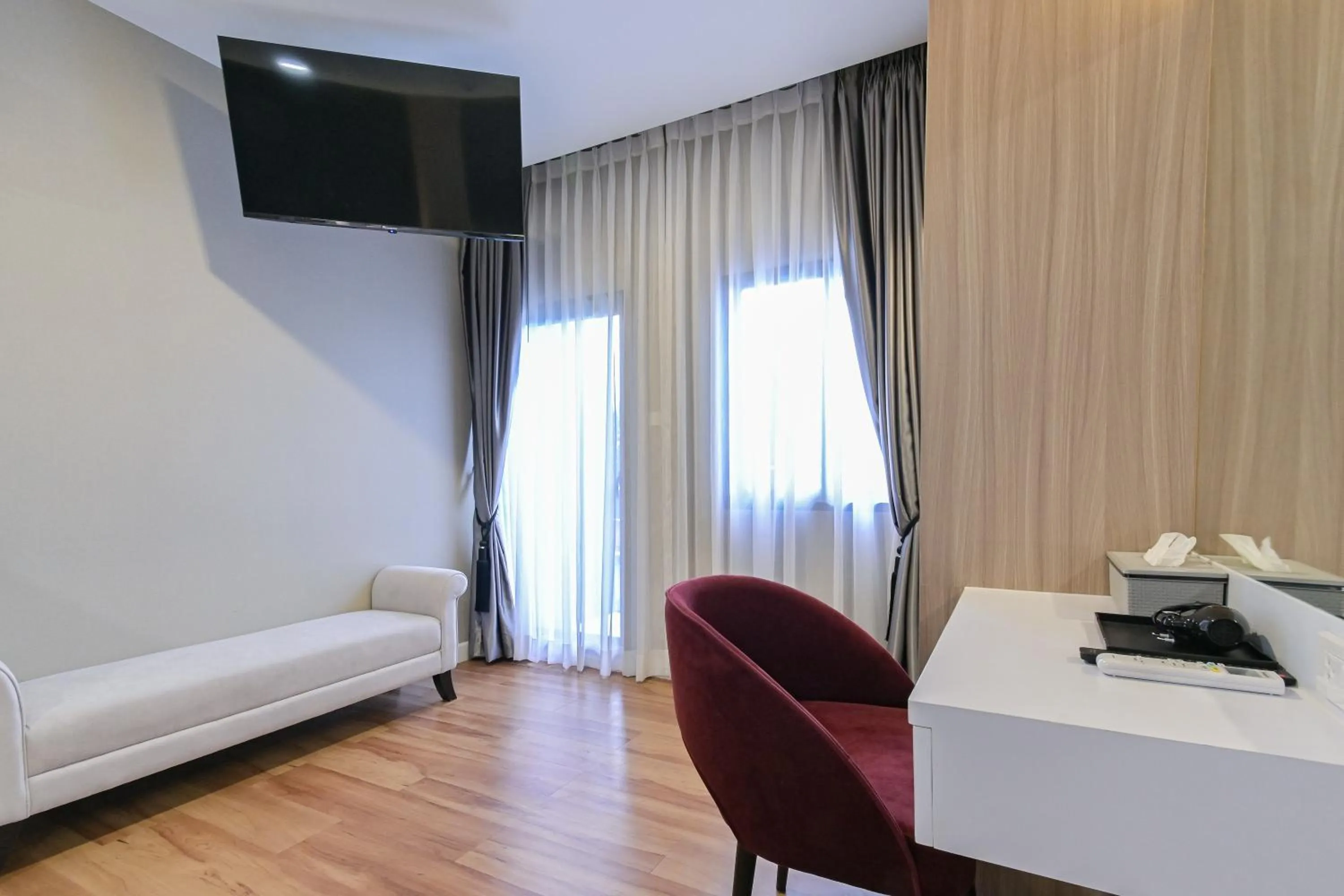 Bedroom, Bed in Shewin de Bangkok