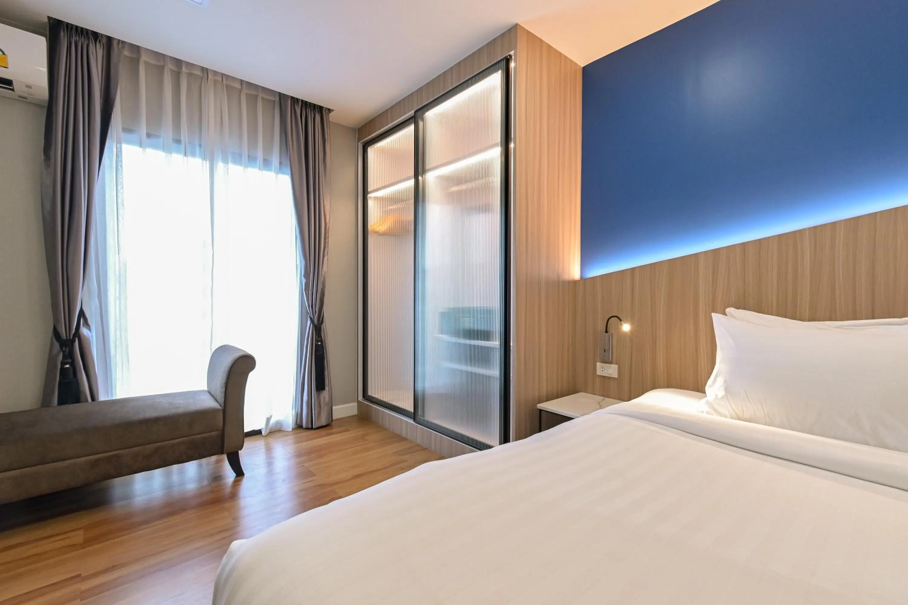 Bedroom, Bed in Shewin de Bangkok