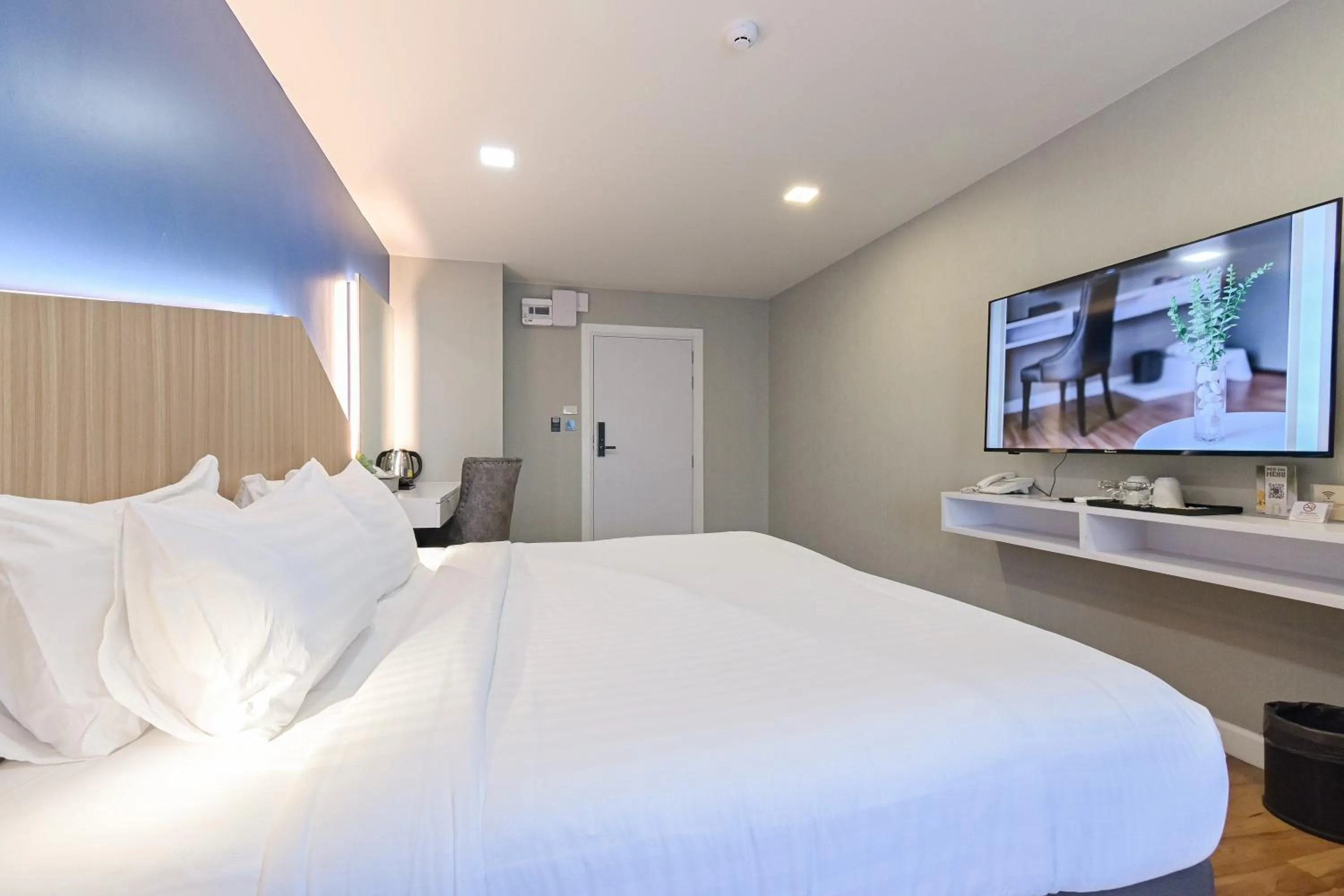 Bedroom, Bed in Shewin de Bangkok