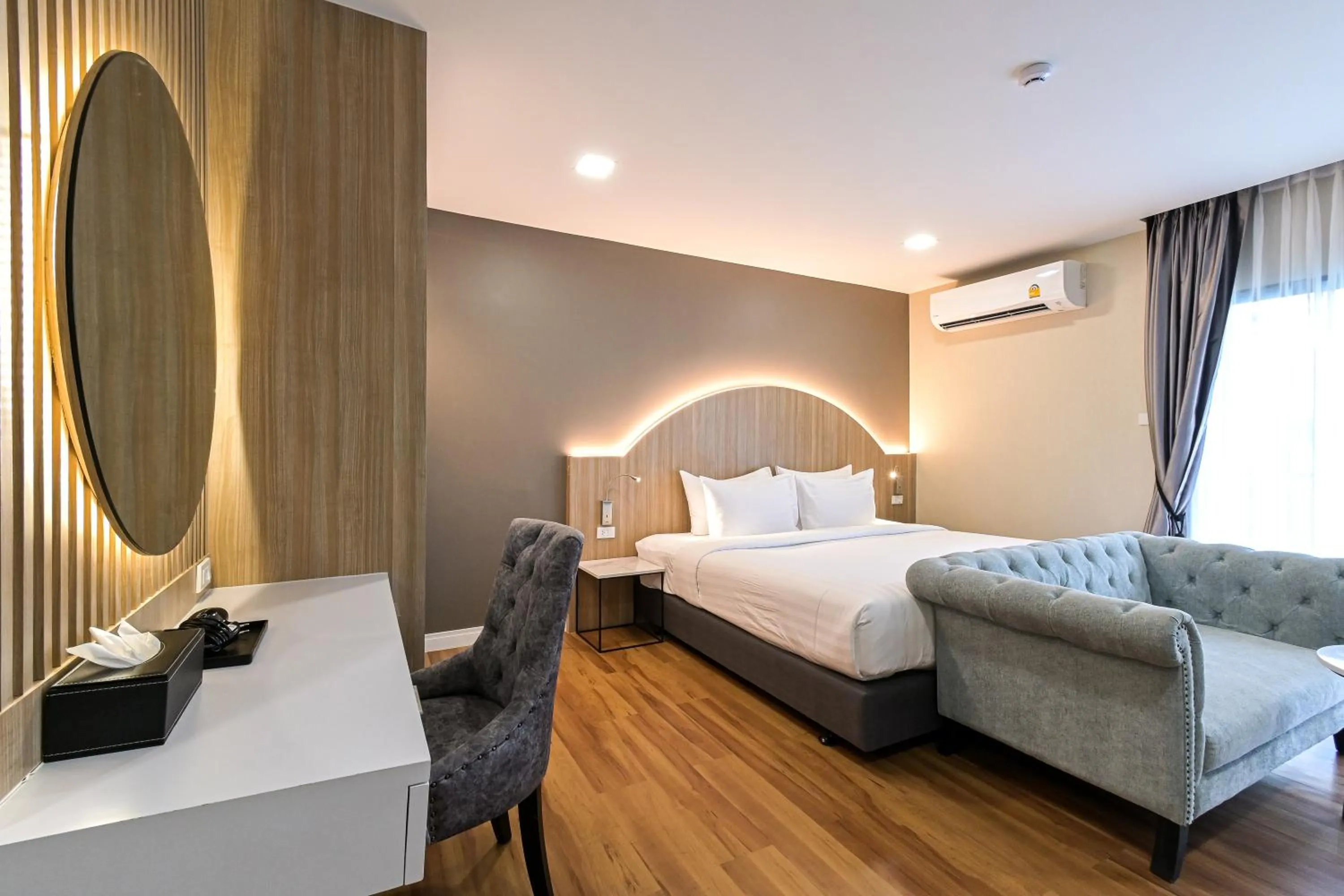 Bedroom, Bed in Shewin de Bangkok