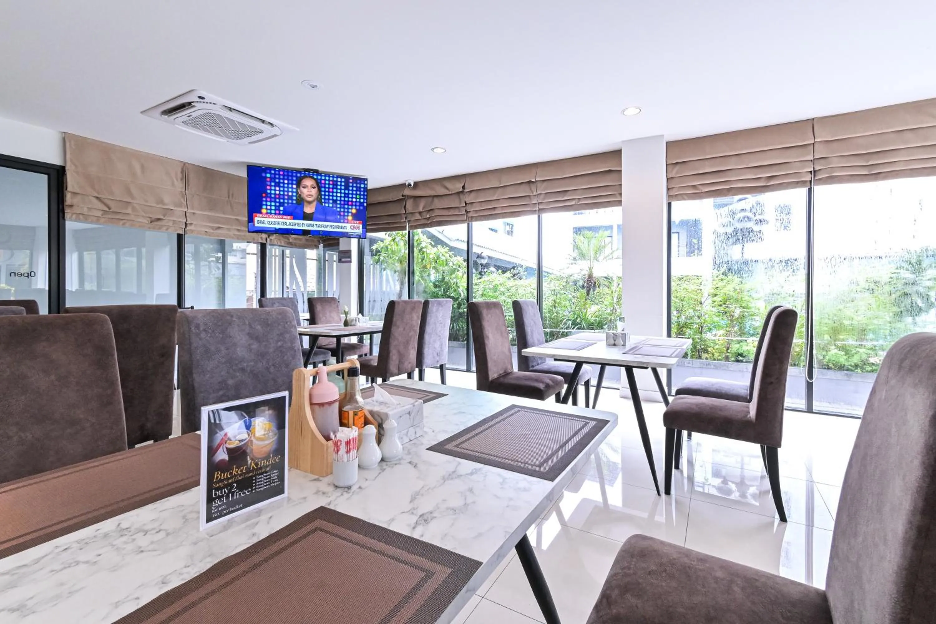 Dining area in Shewin de Bangkok