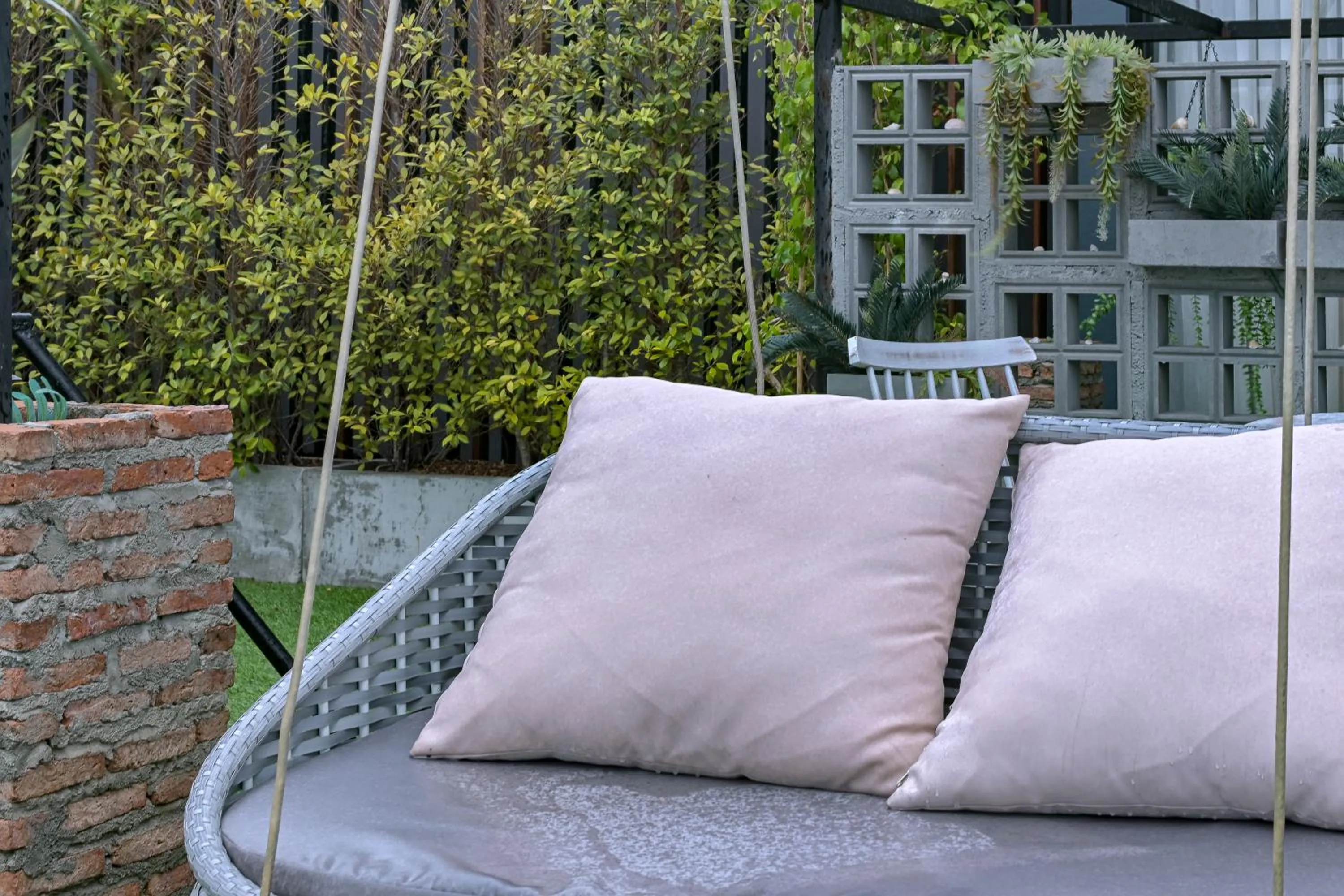 Seating area in Shewin de Bangkok