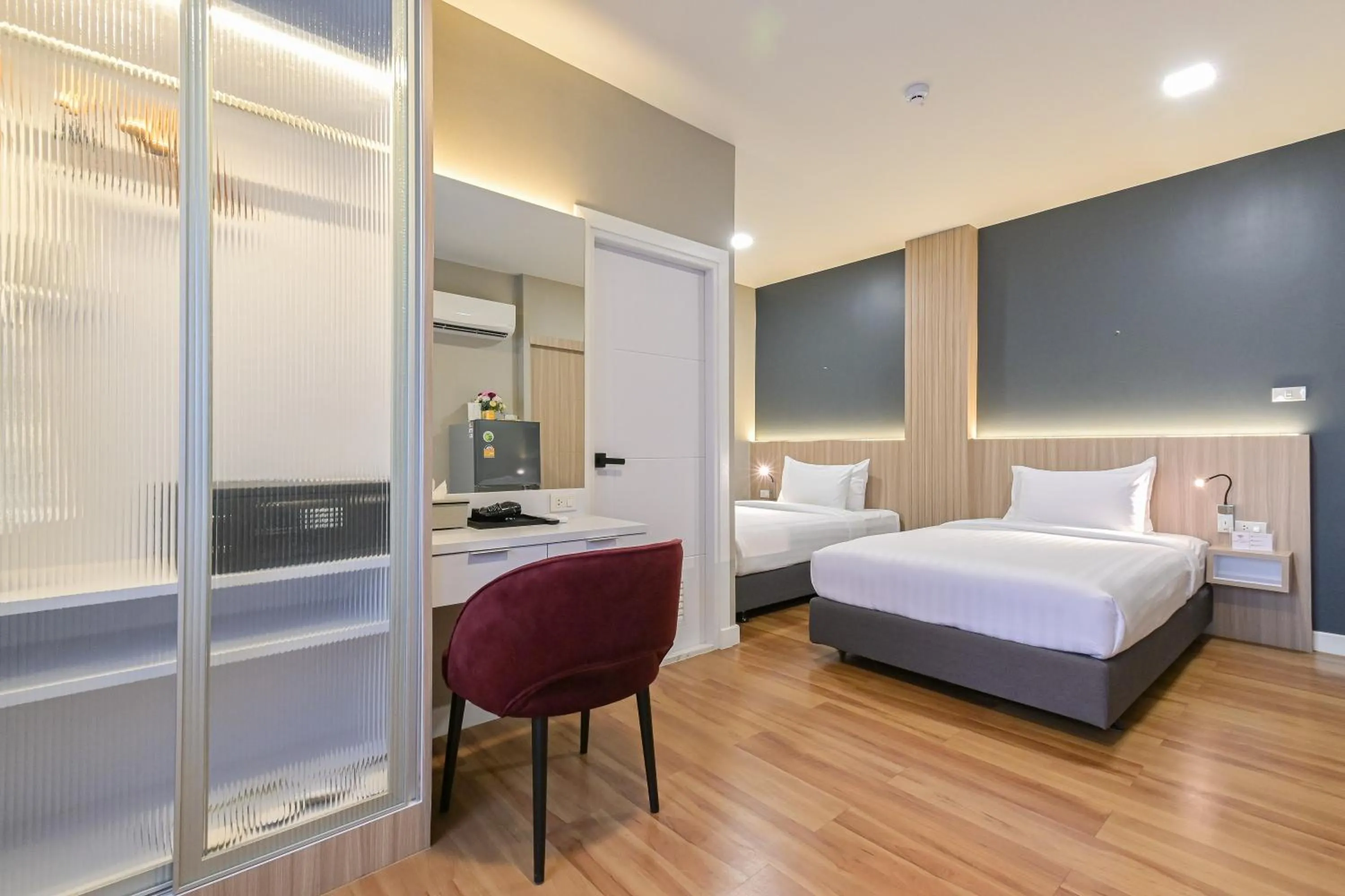 Bedroom, Bed in Shewin de Bangkok