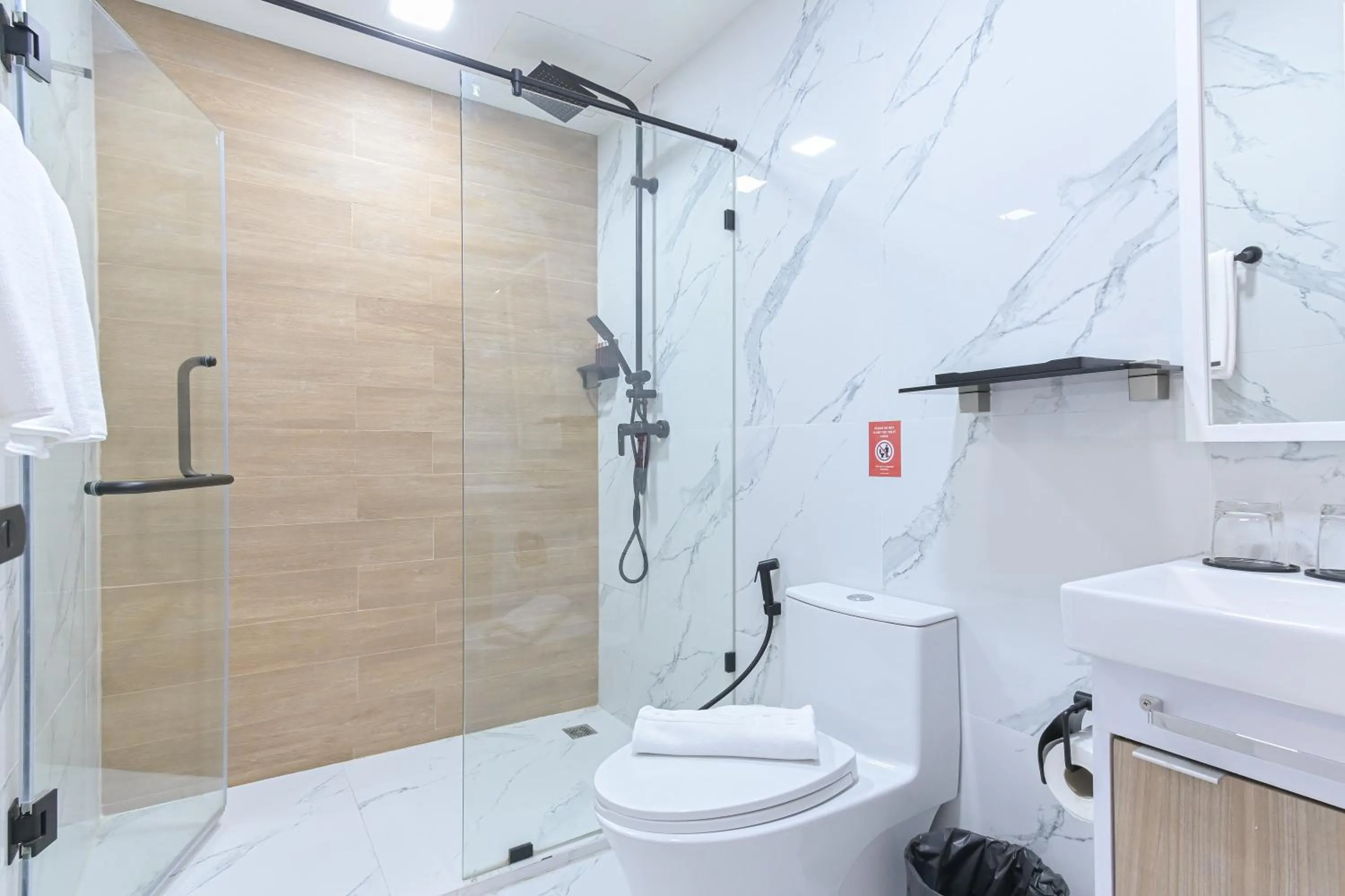 Shower in Shewin de Bangkok