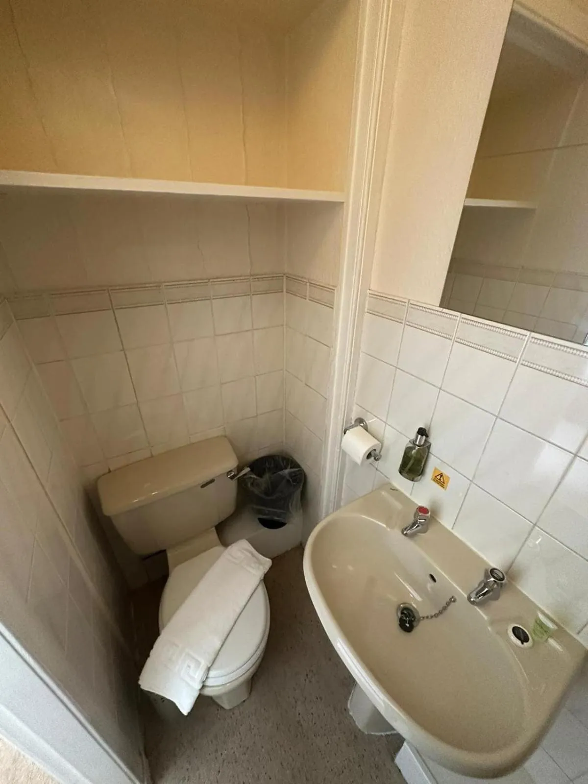 Bathroom in Mackay's Spa Lodge Hotel
