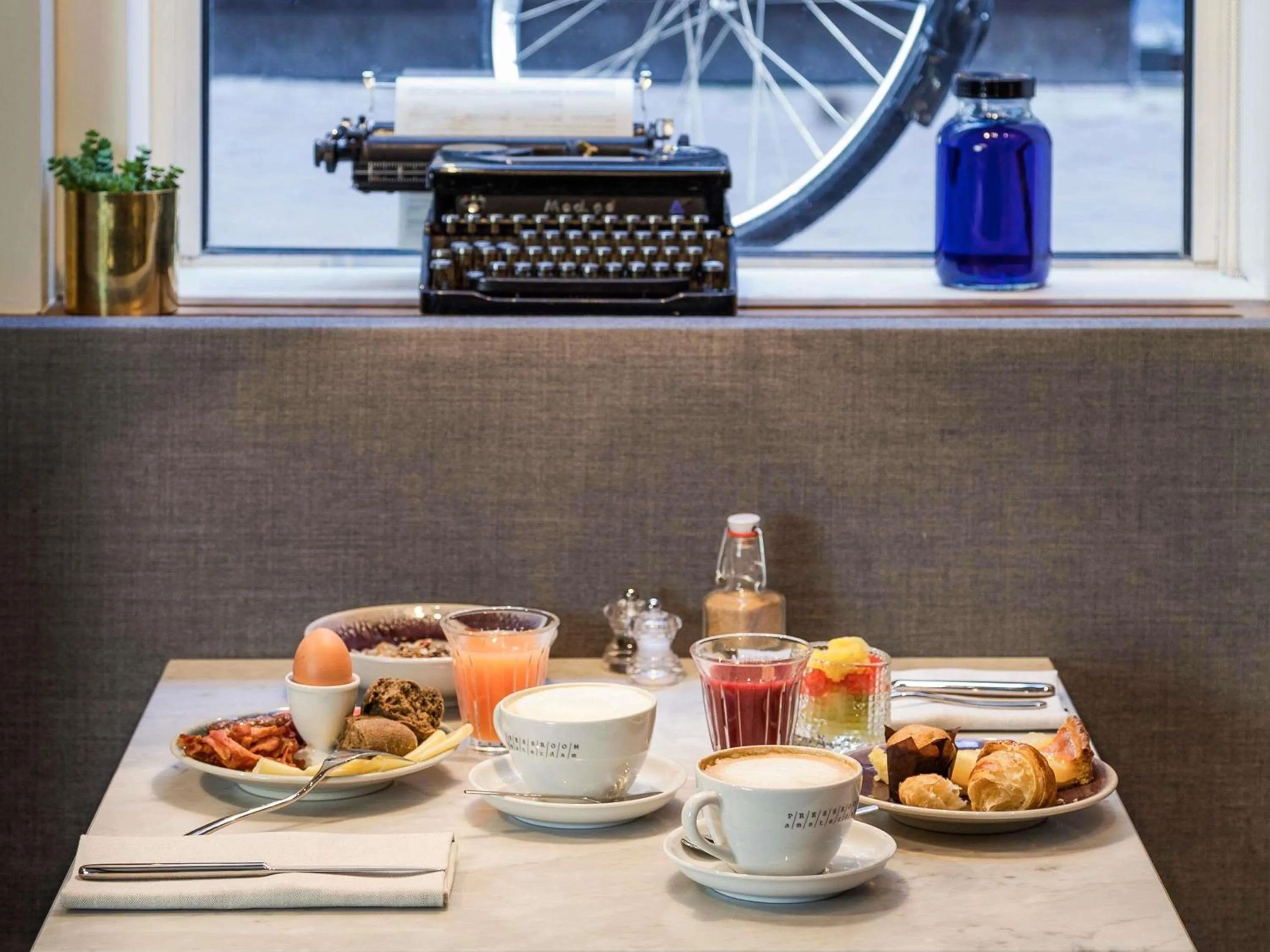 Restaurant/places to eat in INK Hotel Amsterdam - MGallery Collection