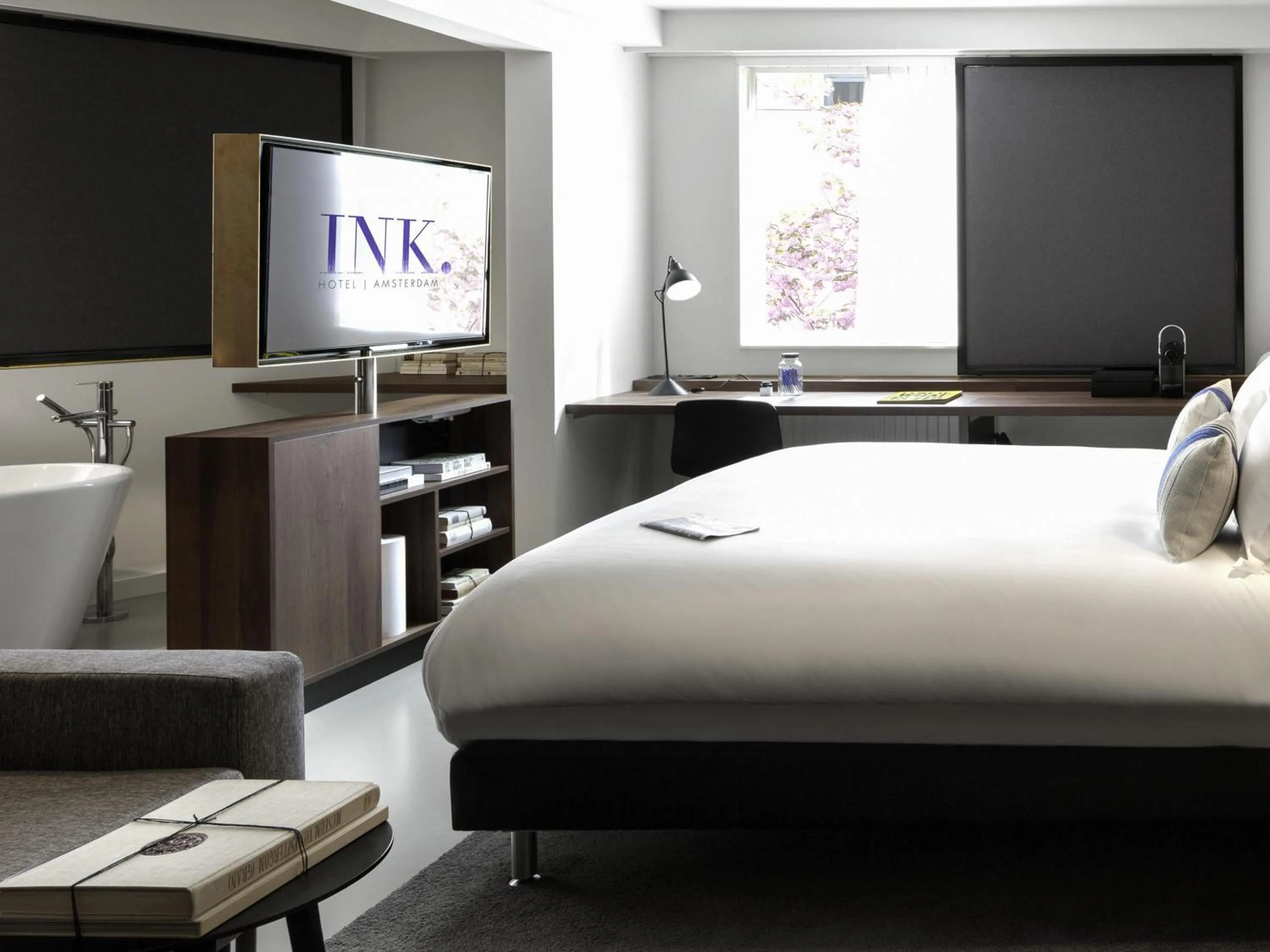 Photo of the whole room, Bed in INK Hotel Amsterdam - MGallery Collection