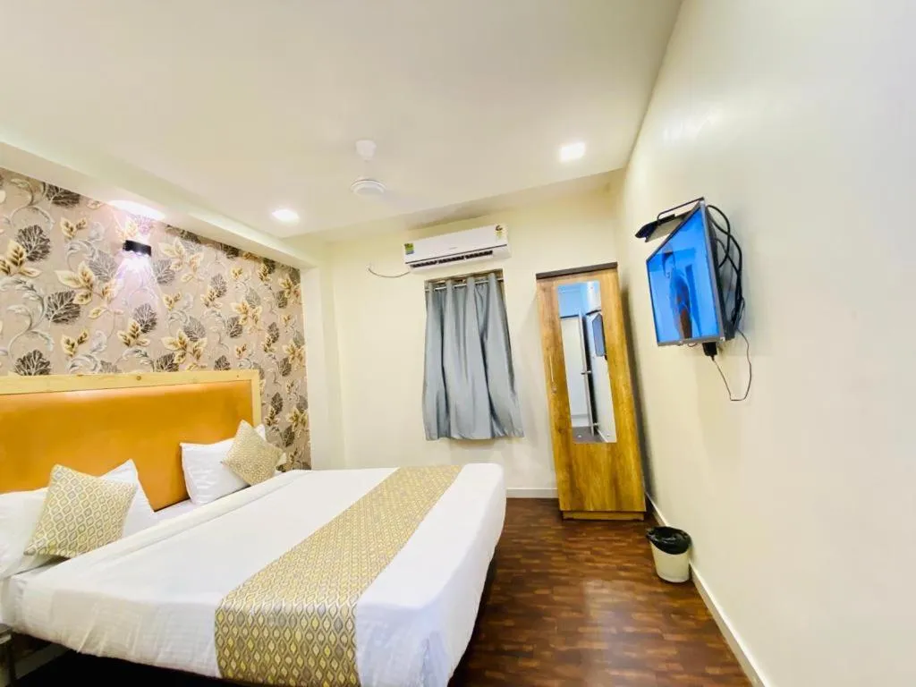 Bed in Hotel Alexa - Satellite Prahladnagar, Ahmedabad