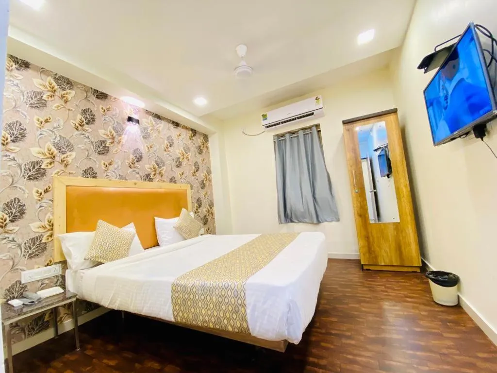 Bed in Hotel Alexa - Satellite Prahladnagar, Ahmedabad