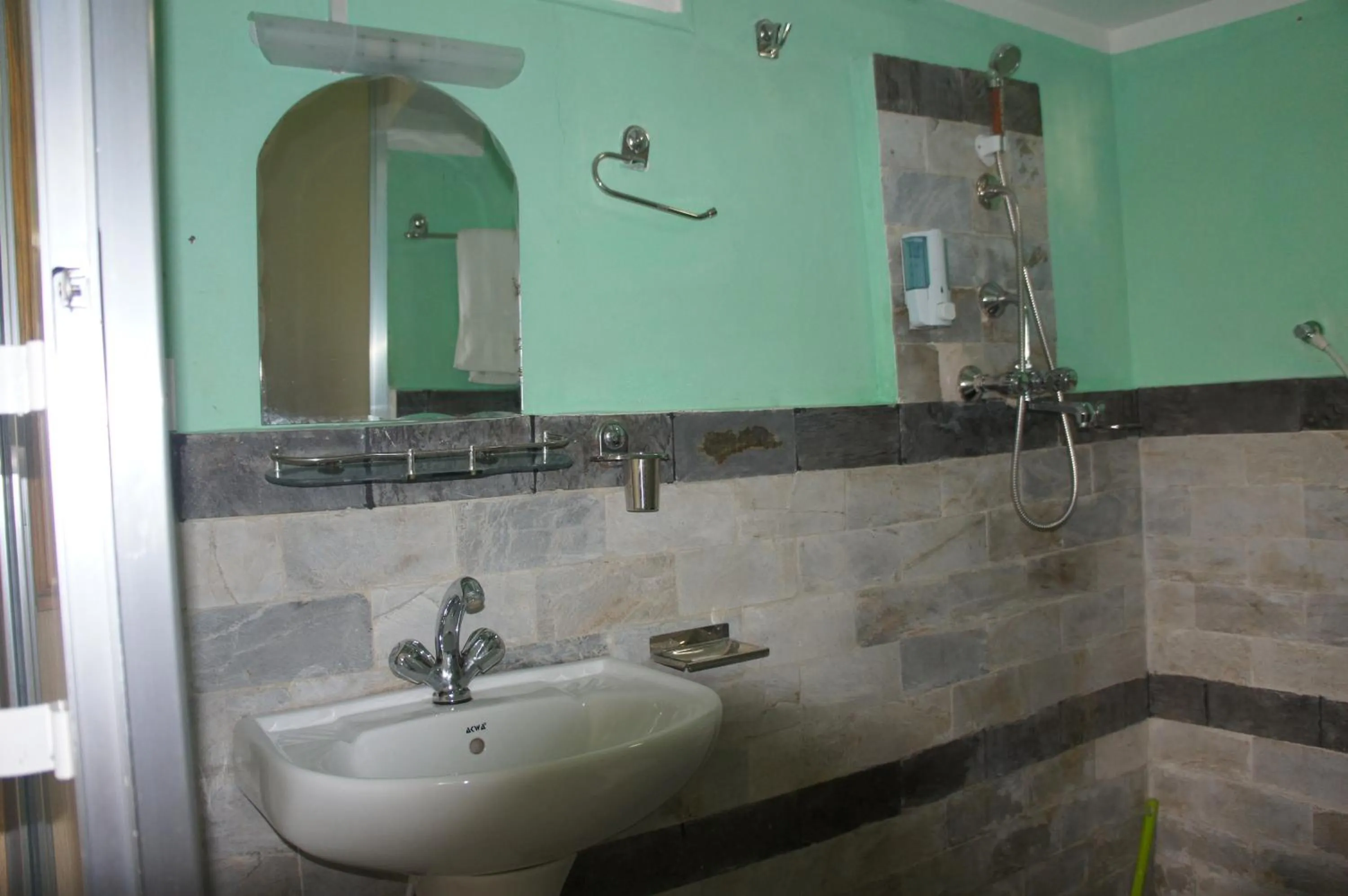 Shower in Hotel Mount Paradise