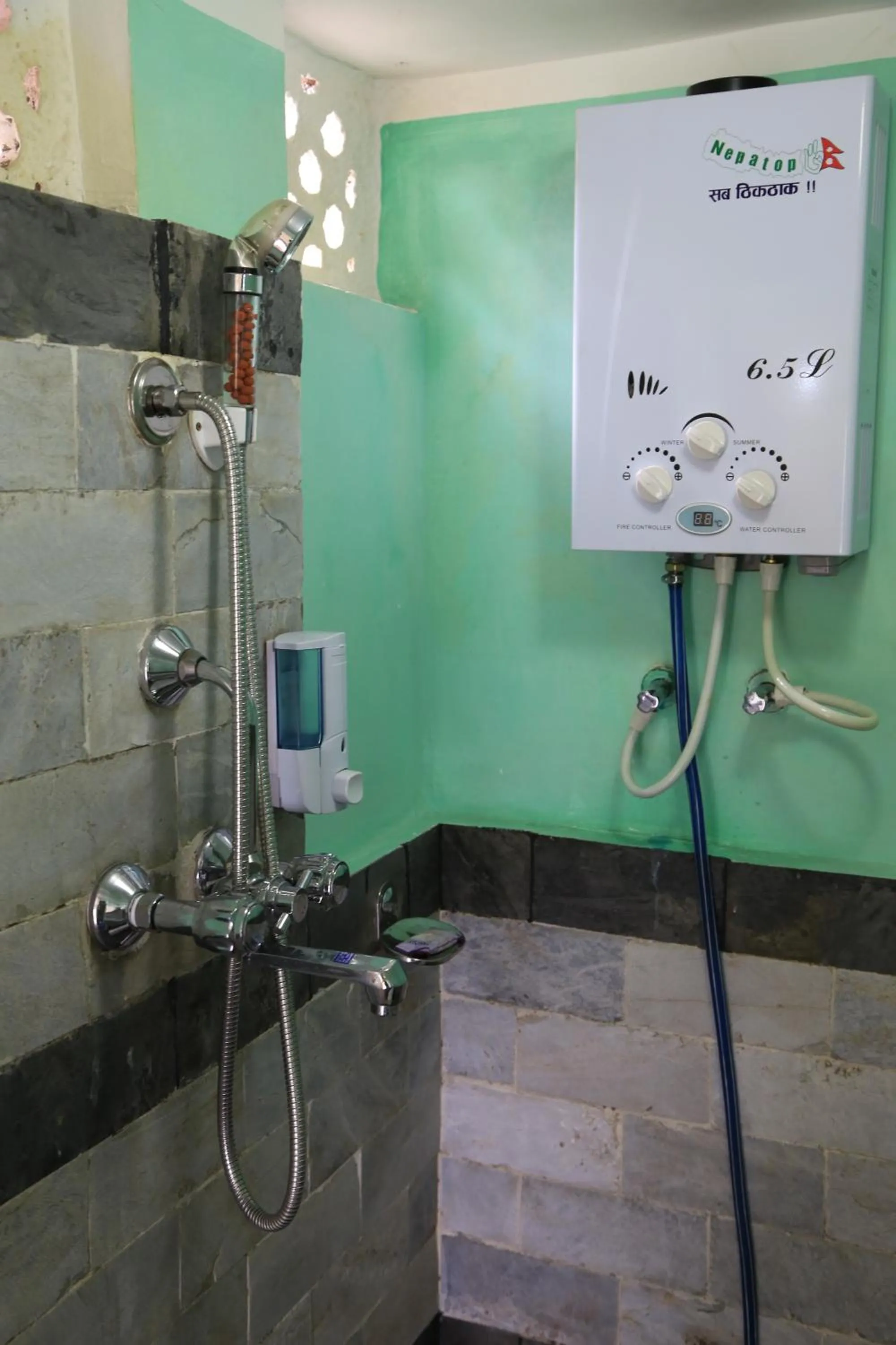 Shower in Hotel Mount Paradise