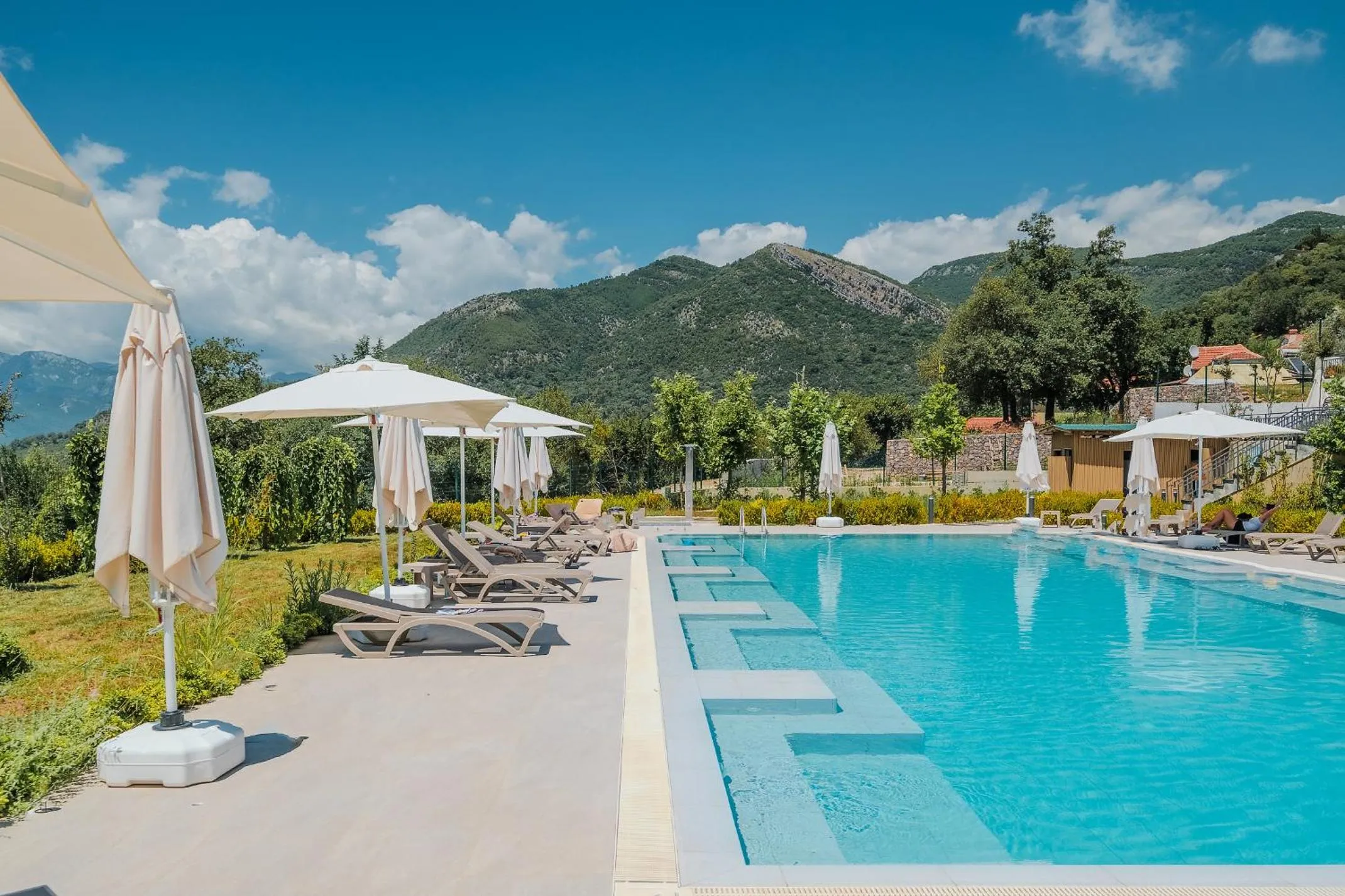 Swimming pool in Montenegro Lodge