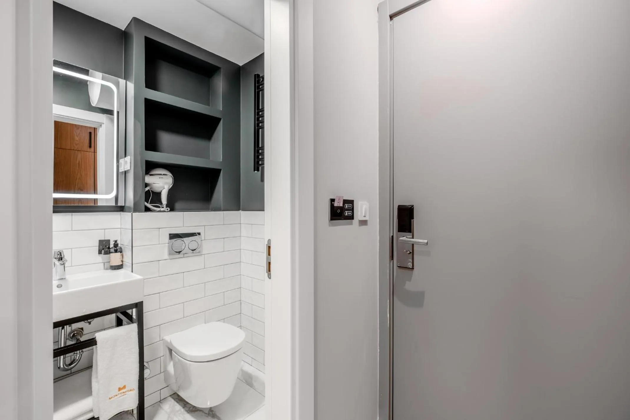 Bathroom in Montenegro Lodge