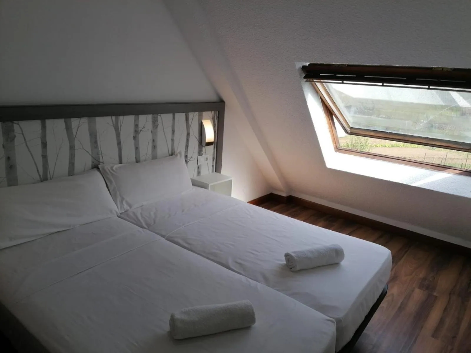 Photo of the whole room, Bed in Hello Astur Green
