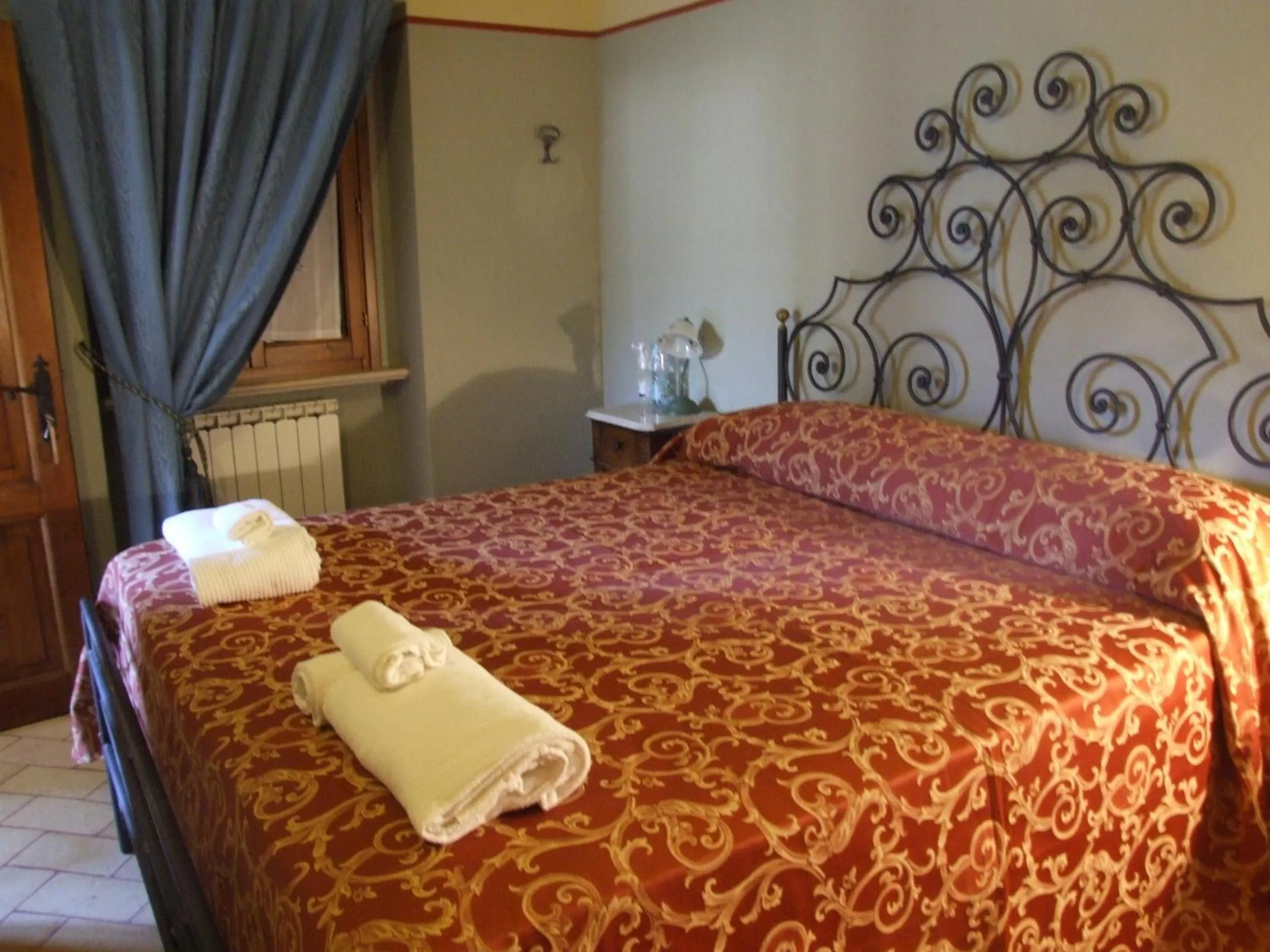 Bed in Albergo Diffuso Borgo Montemaggiore