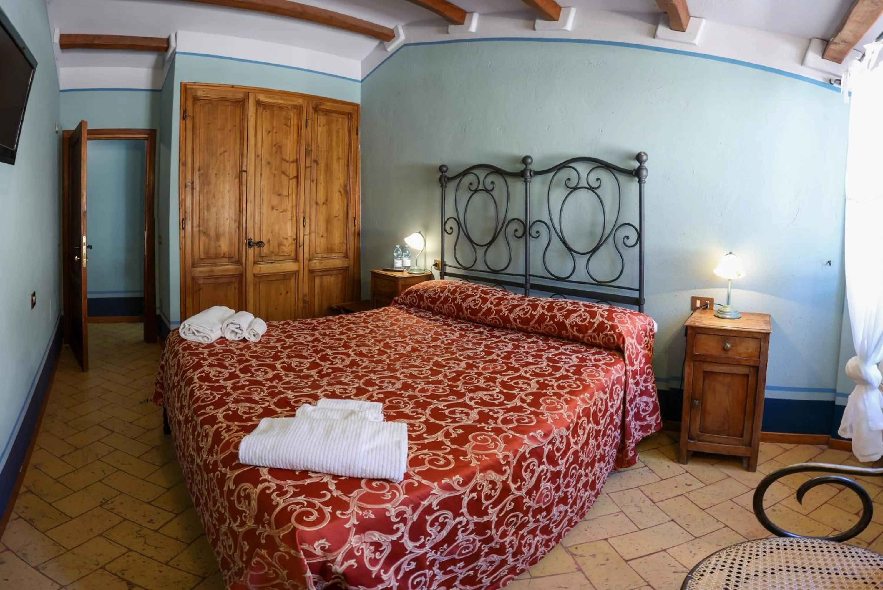 Bedroom, Bed in Albergo Diffuso Borgo Montemaggiore
